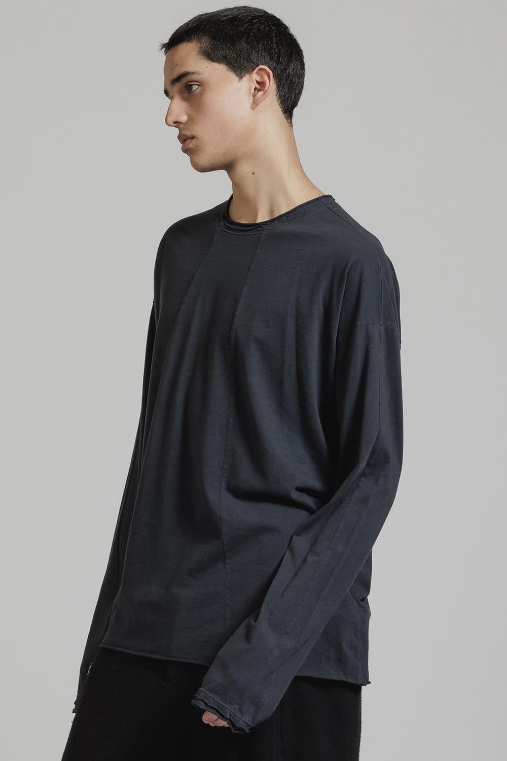 プロダクト ダイ カットオフ ロングスリーブTシャツ ネイビーグレー