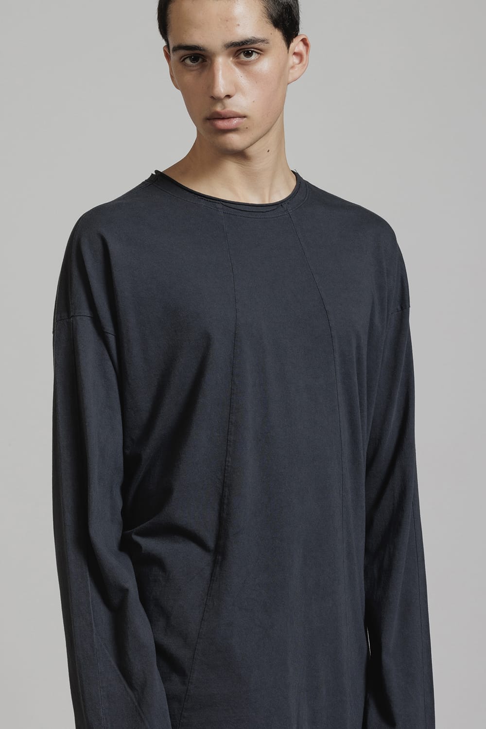 プロダクト ダイ カットオフ ロングスリーブTシャツ ネイビーグレー
