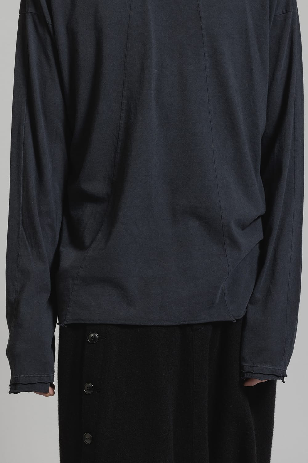 プロダクト ダイ カットオフ ロングスリーブTシャツ ネイビーグレー