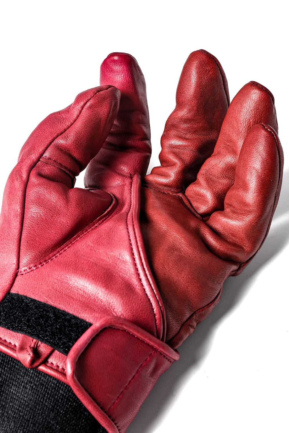 D.HYGEN x The Viridi-anne Collaboration Glove Red
