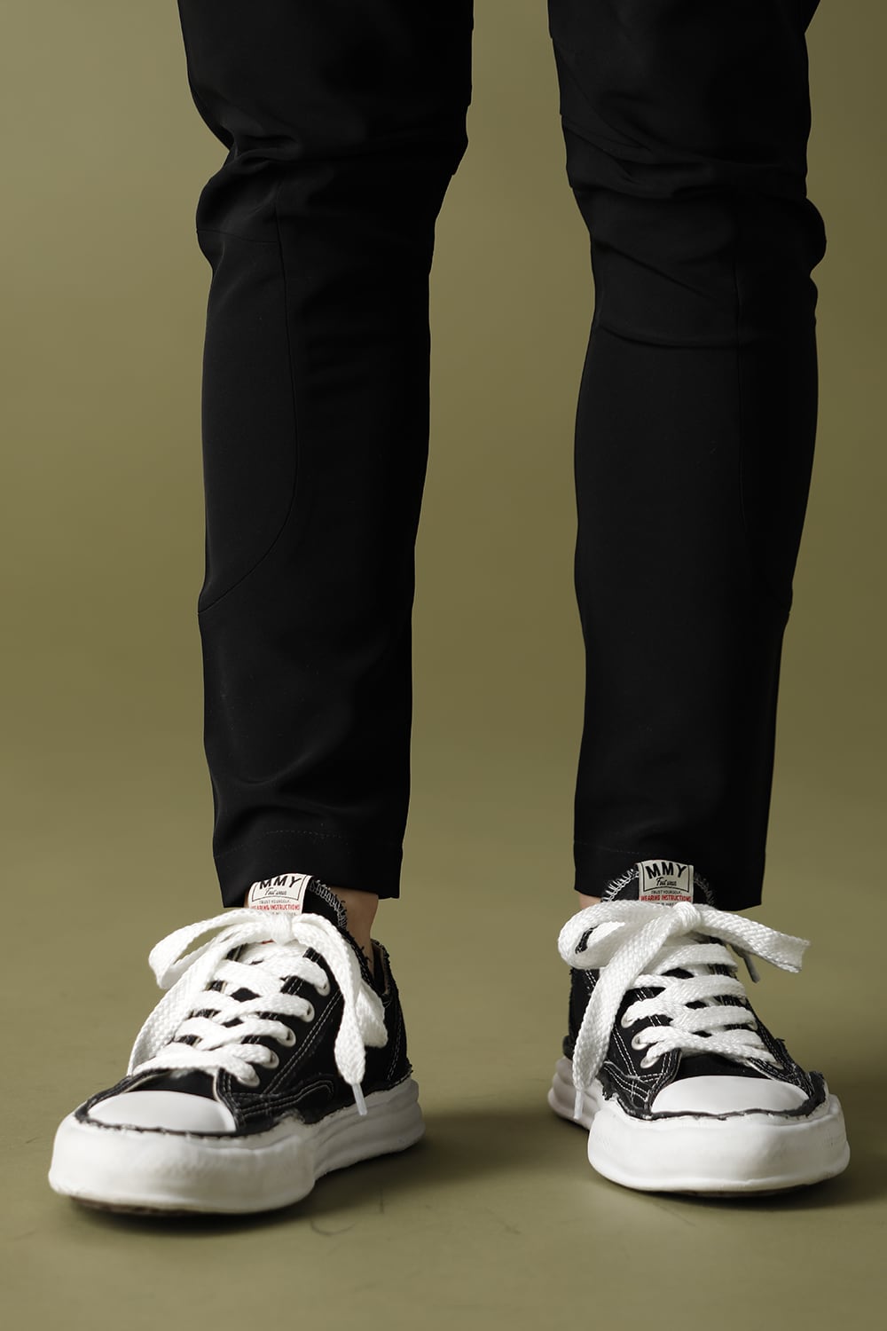 PETERSON Canvas Low Cut Sneaker Black