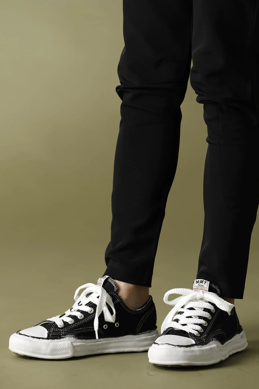 PETERSON Canvas Low Cut Sneaker Black