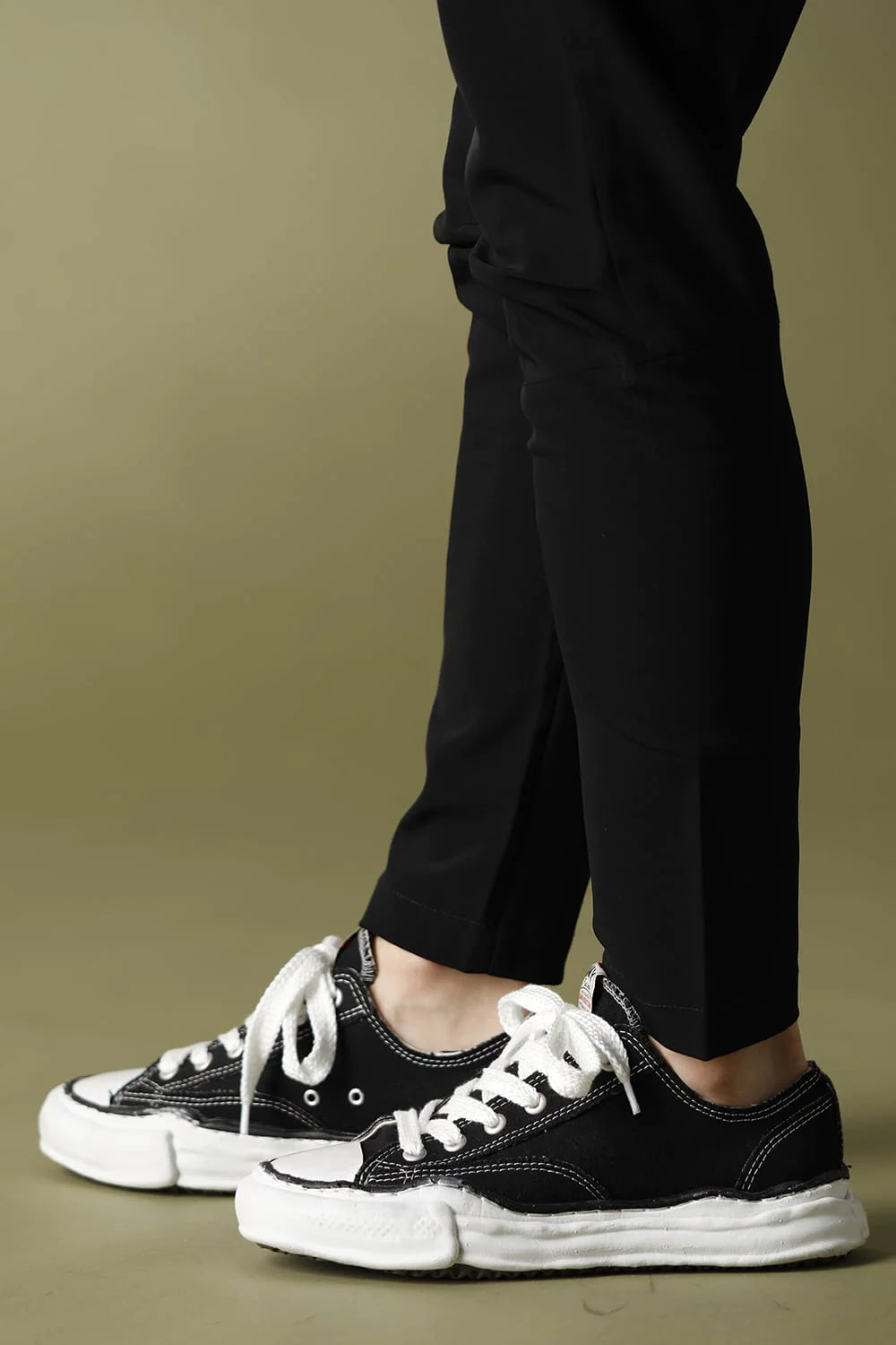 PETERSON Canvas Low Cut Sneaker Black