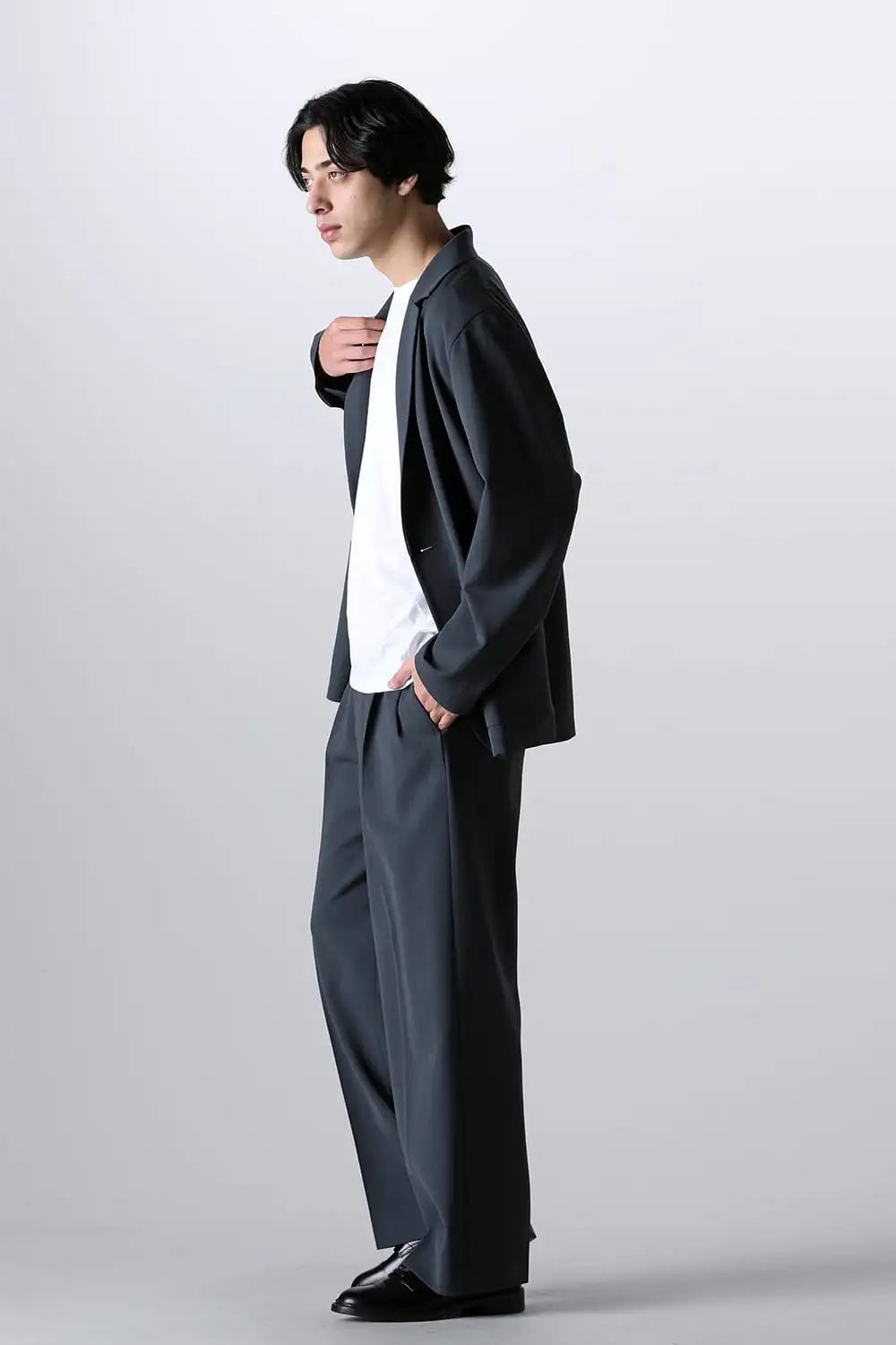 Two Tucks Wide Trousers Charcoal