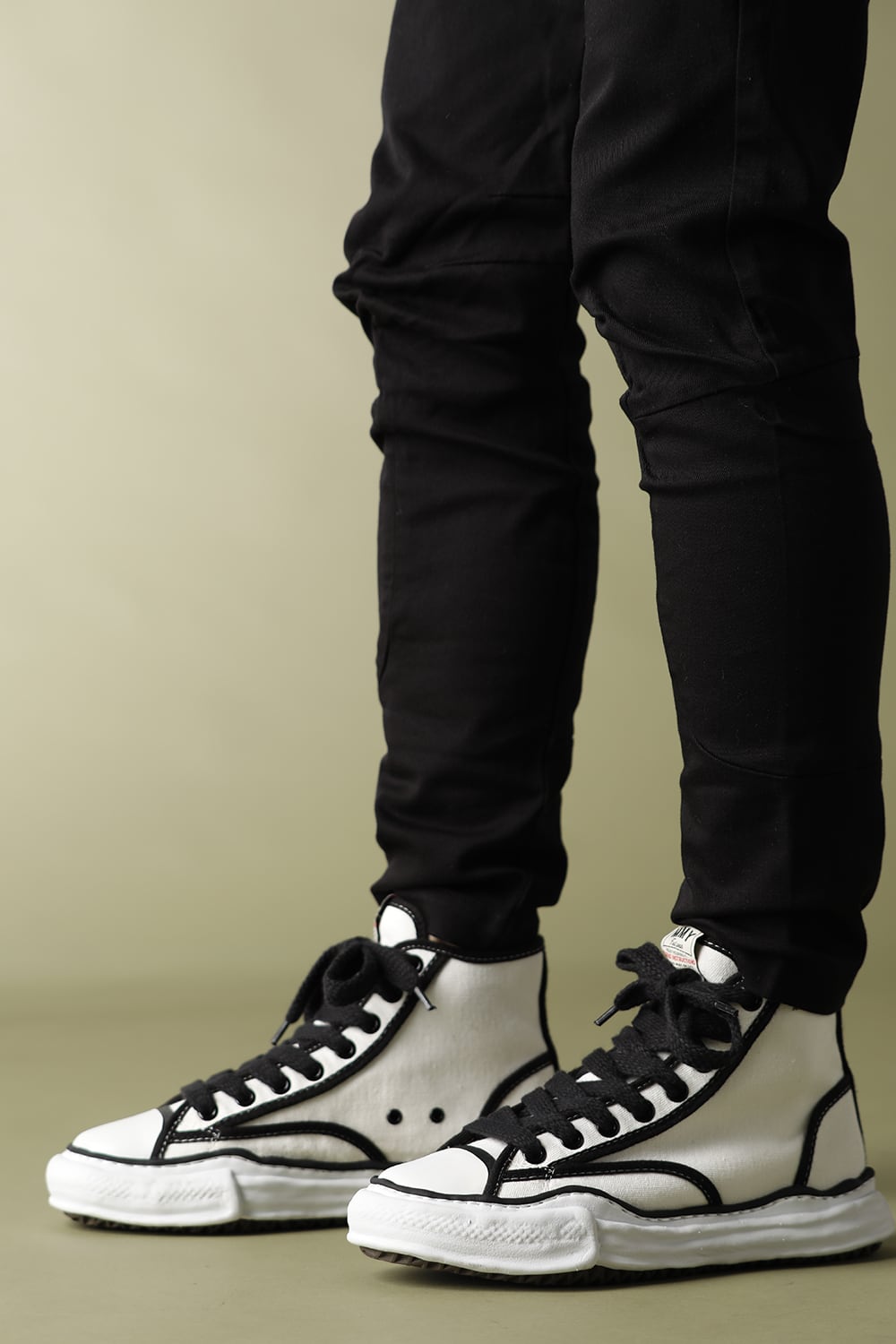 Original sole Trick detail hiptop sneaker White Delivery END of September