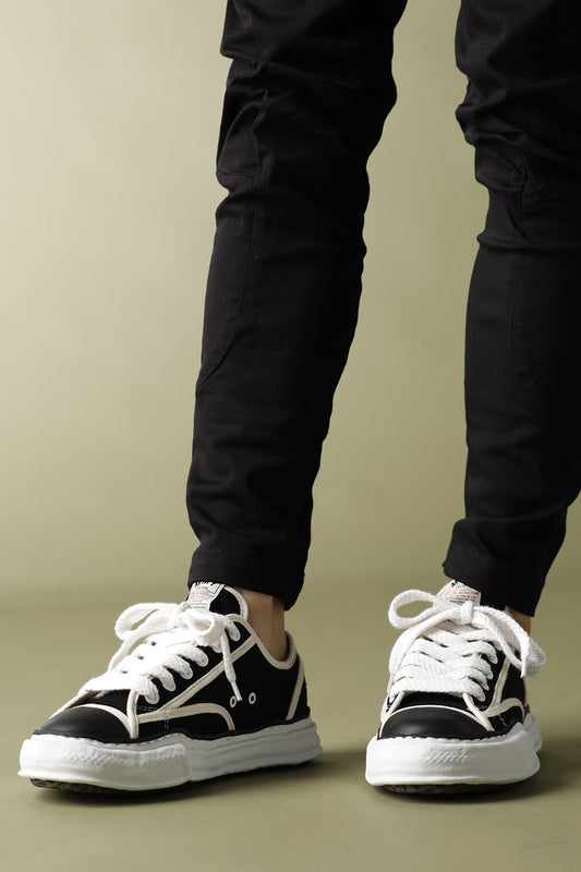 Original sole Trick detail lowcut sneaker Black Delivery END of September