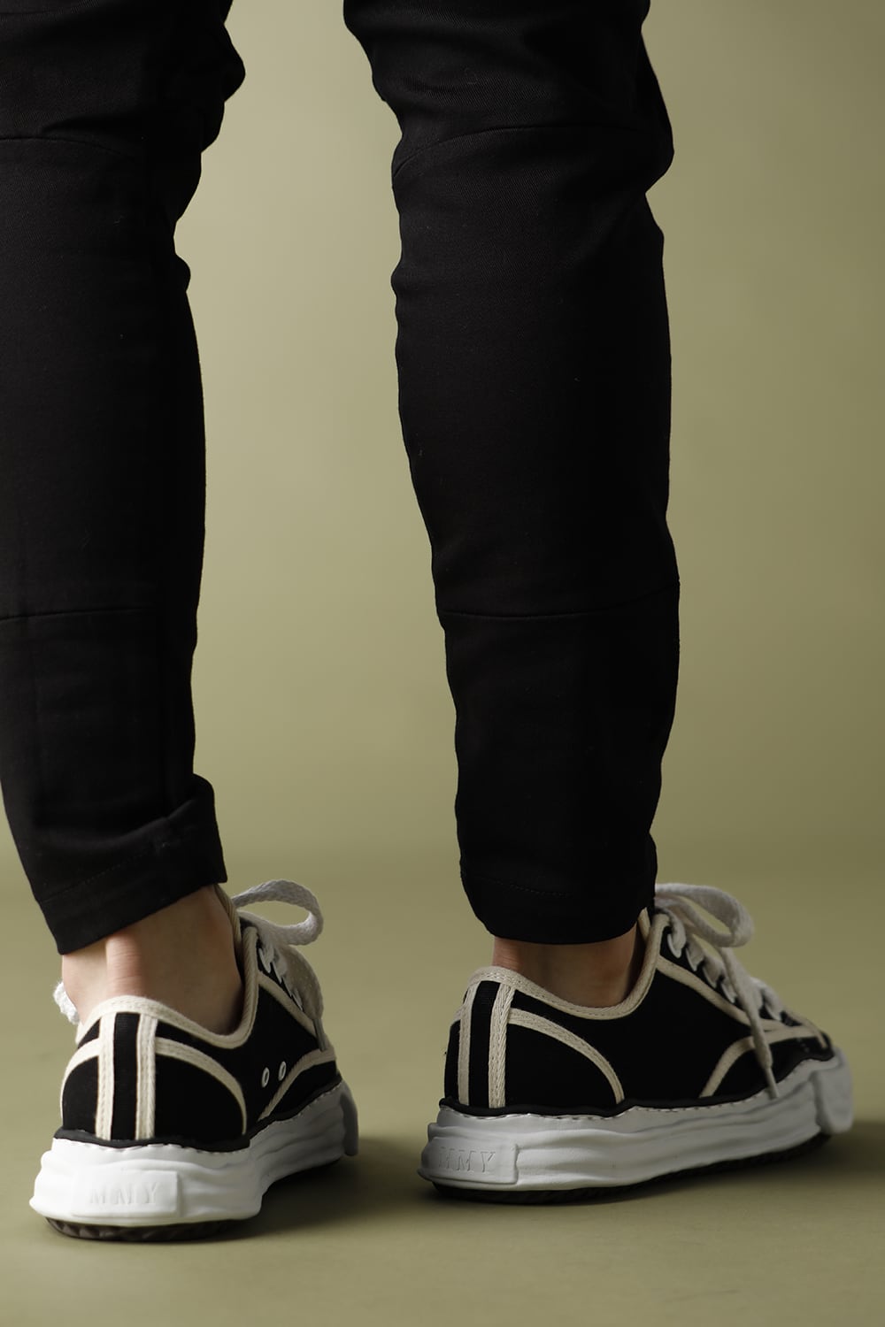 Original sole Trick detail lowcut sneaker Black Delivery END of September