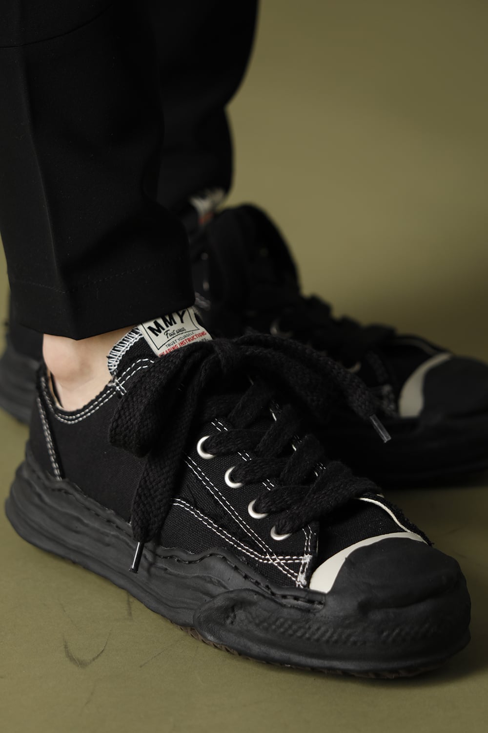 -HANK Low- Original TC sole canvas  Low-cut sneakers Black