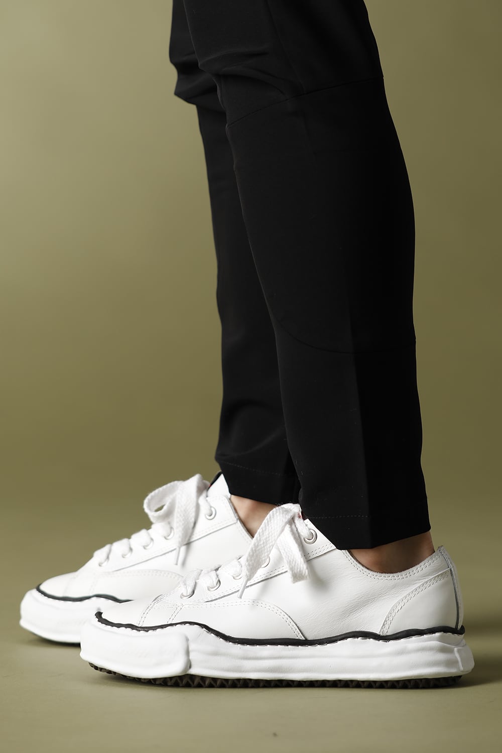 PETERSON leather low-top sneaker White