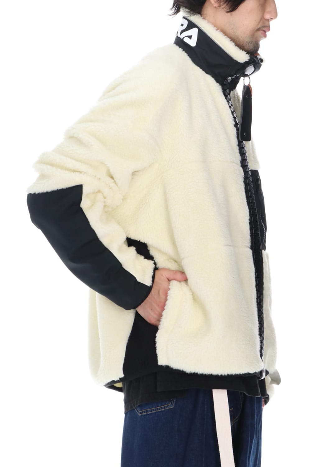 Wide back boa blouson White