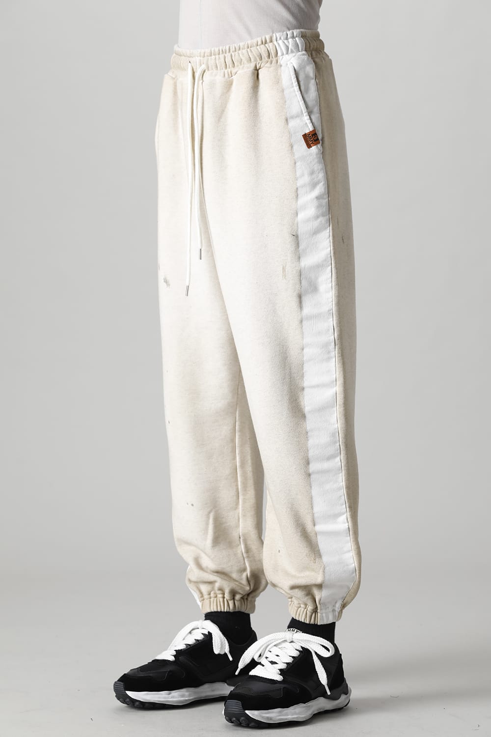 Side painted pants White