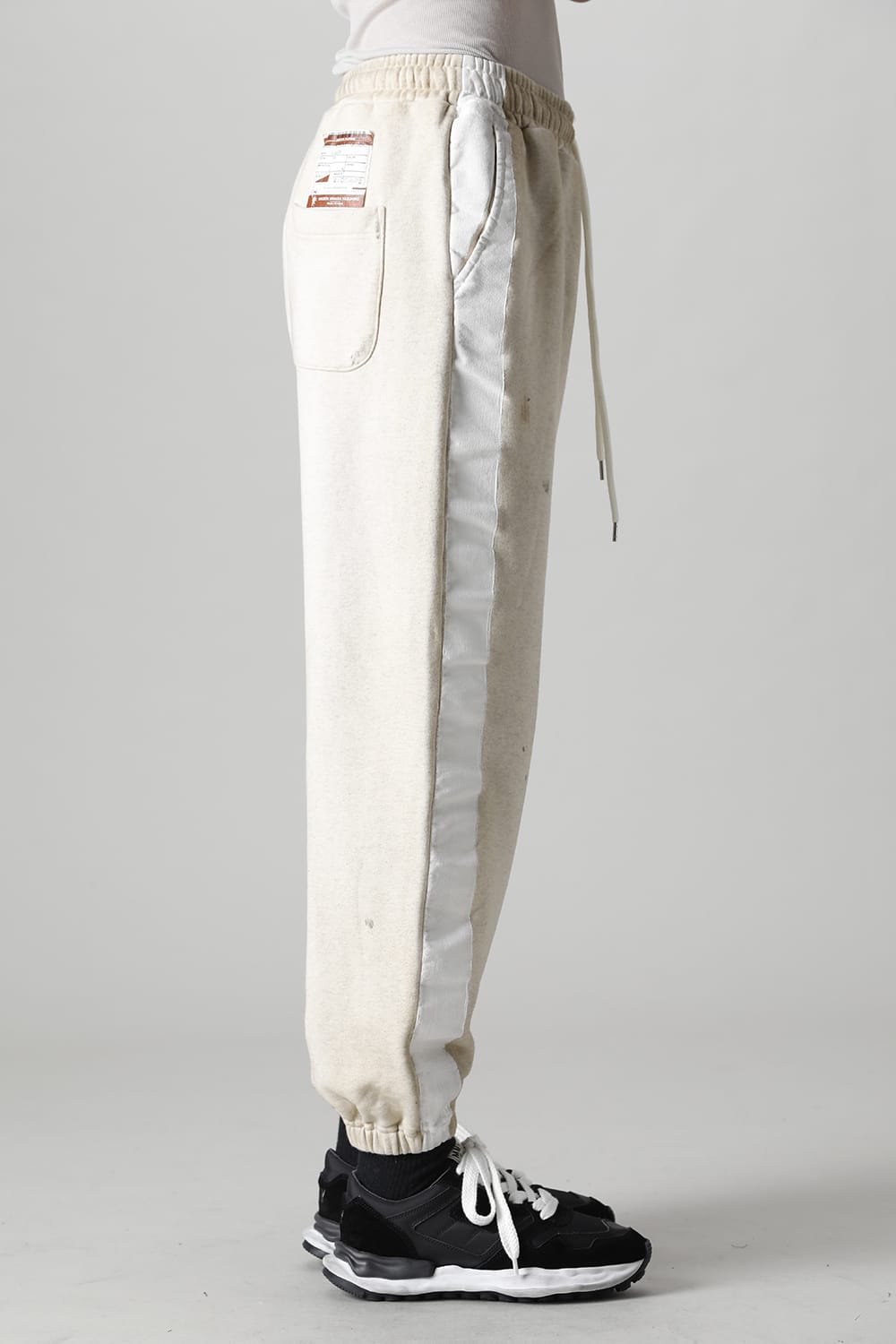 Side painted pants White