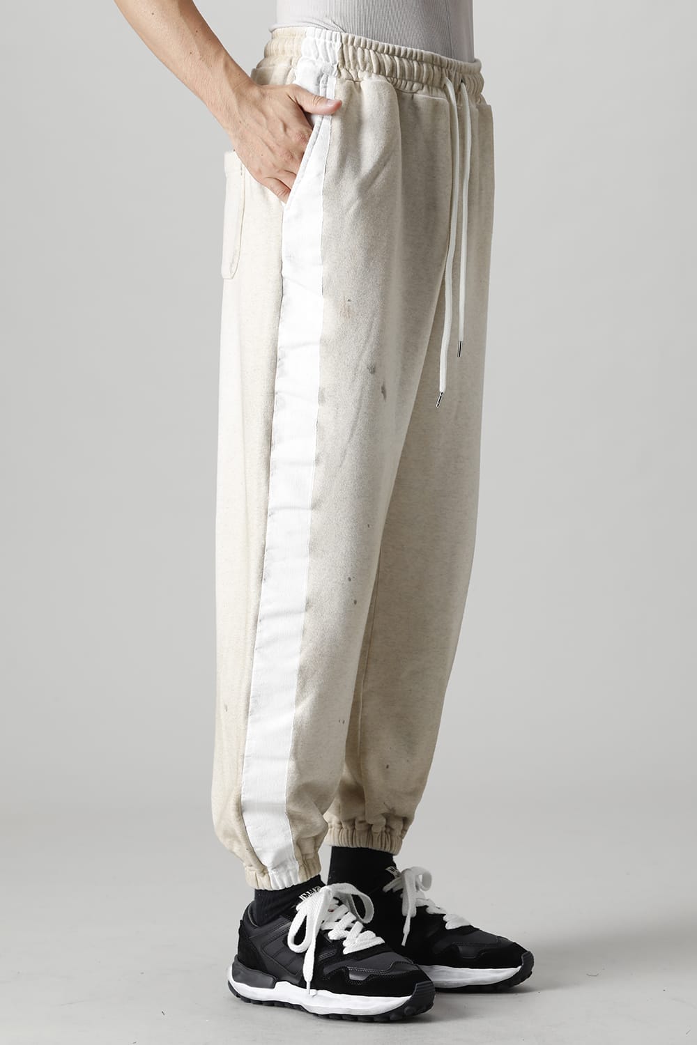 Side painted pants White