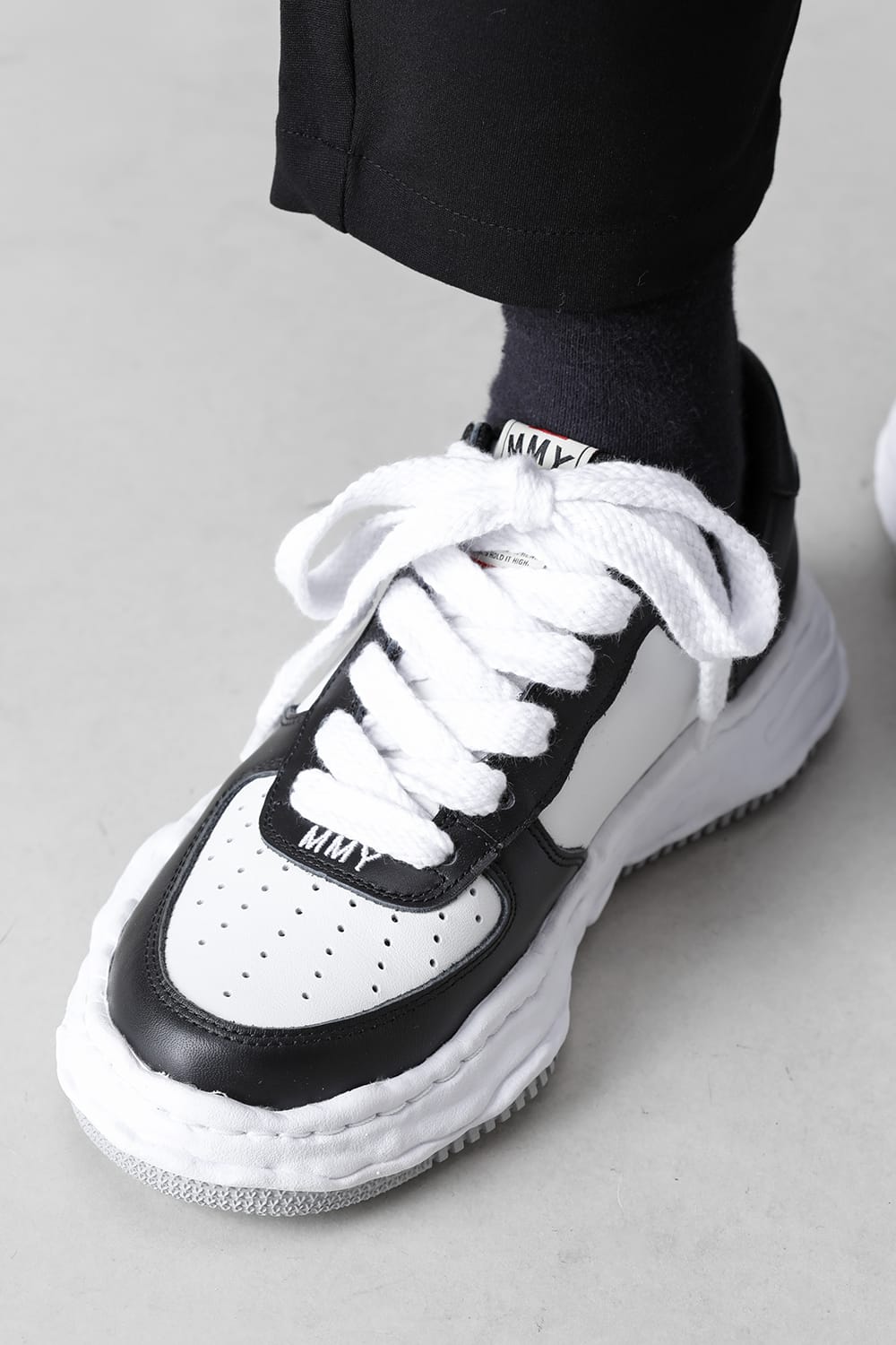 WAYNE Original sole leather Low-Top sneakers Black / White