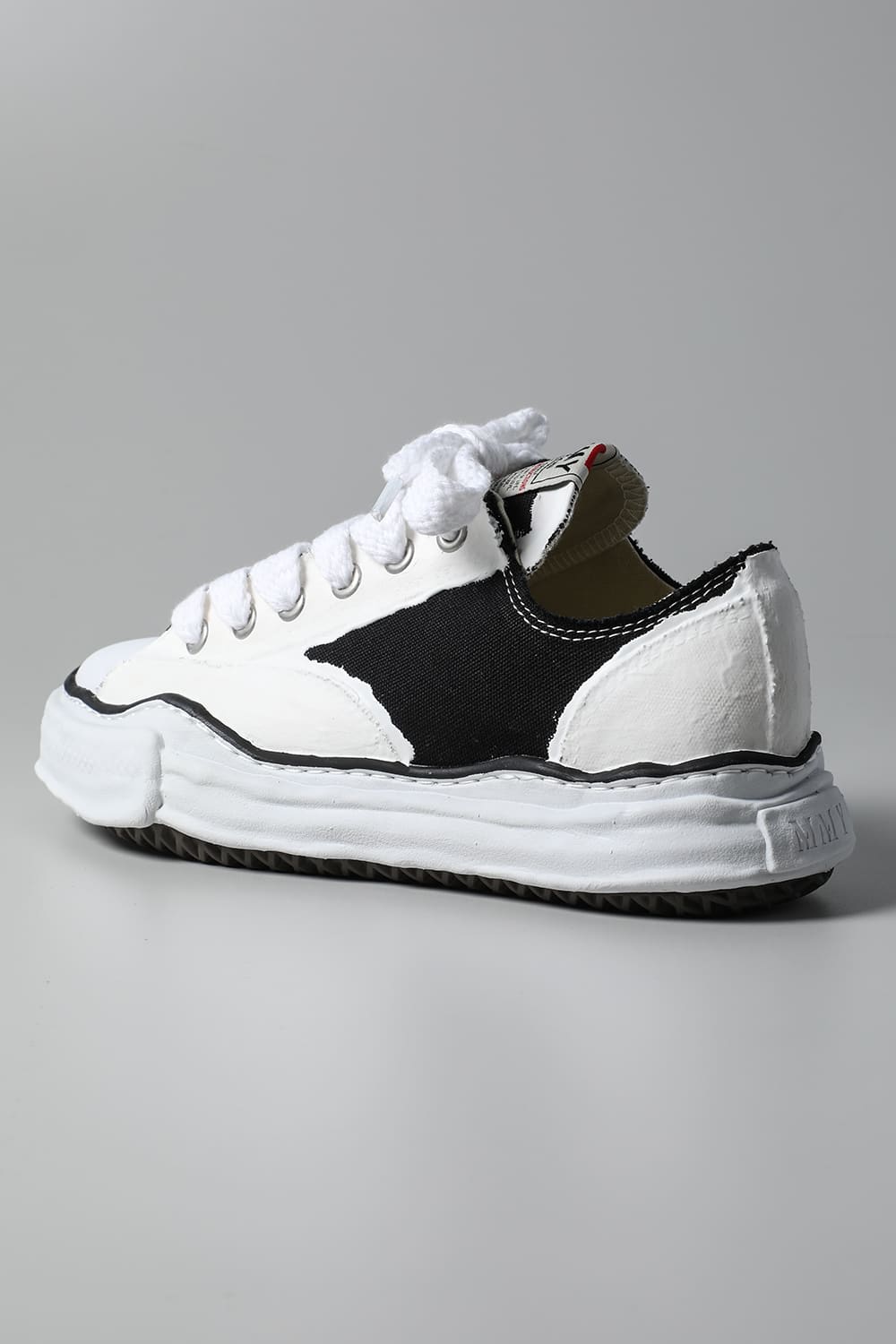 PETERSON Low Original sole rubber painted canvas Low-Top sneakers Black / White
