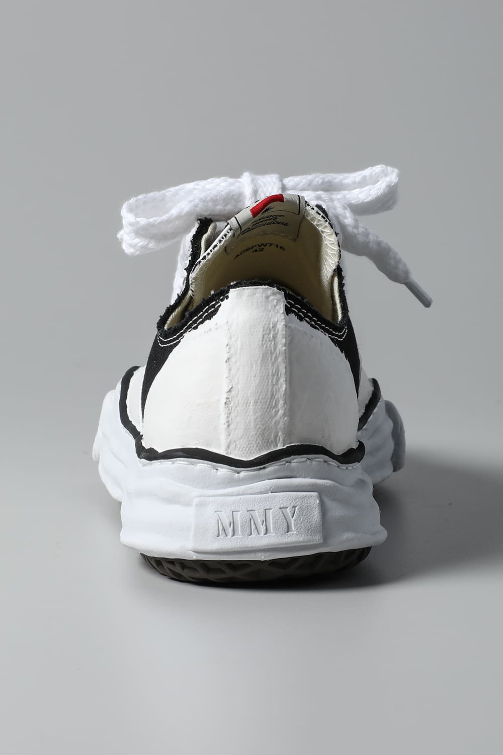 PETERSON Low Original sole rubber painted canvas Low-Top sneakers Black / White