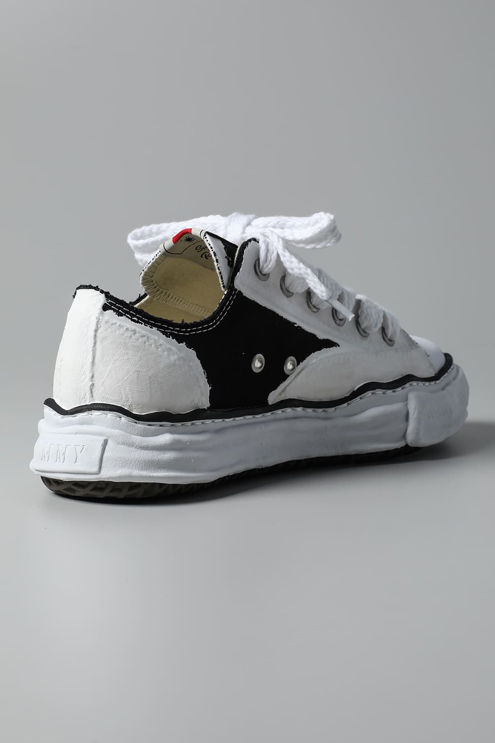 PETERSON Low Original sole rubber painted canvas Low-Top sneakers Black / White