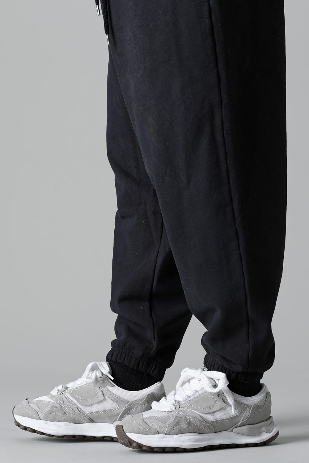 Original sole Broken detail Running sneakers White