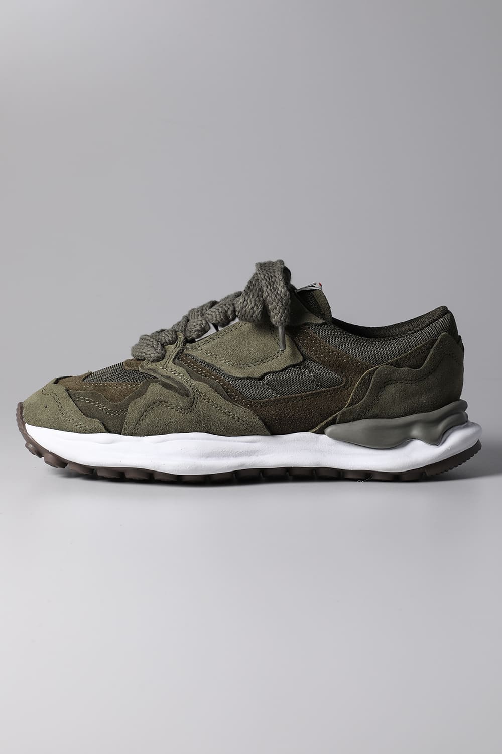 Original sole Broken detail Running sneakers Khaki