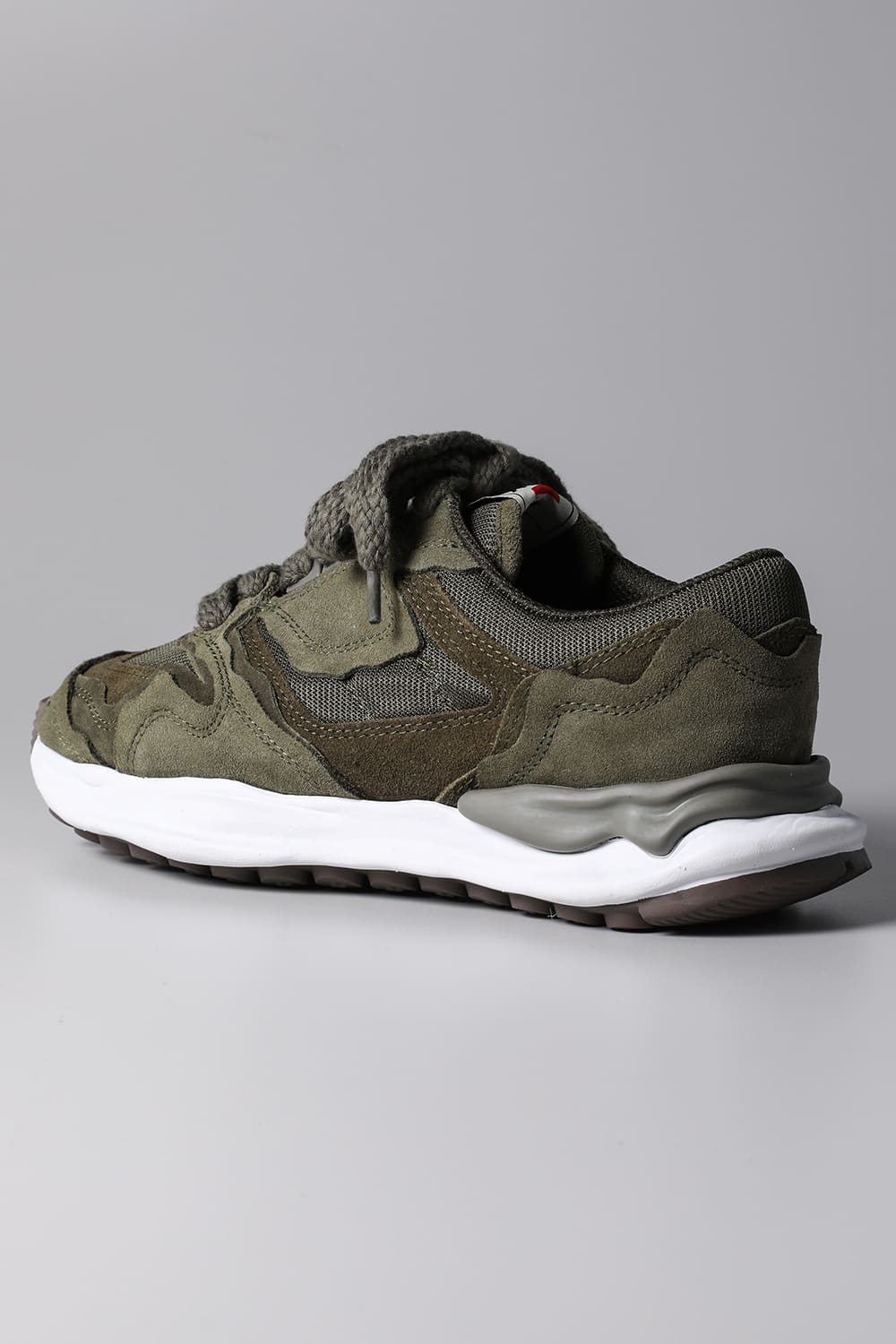Original sole Broken detail Running sneakers Khaki