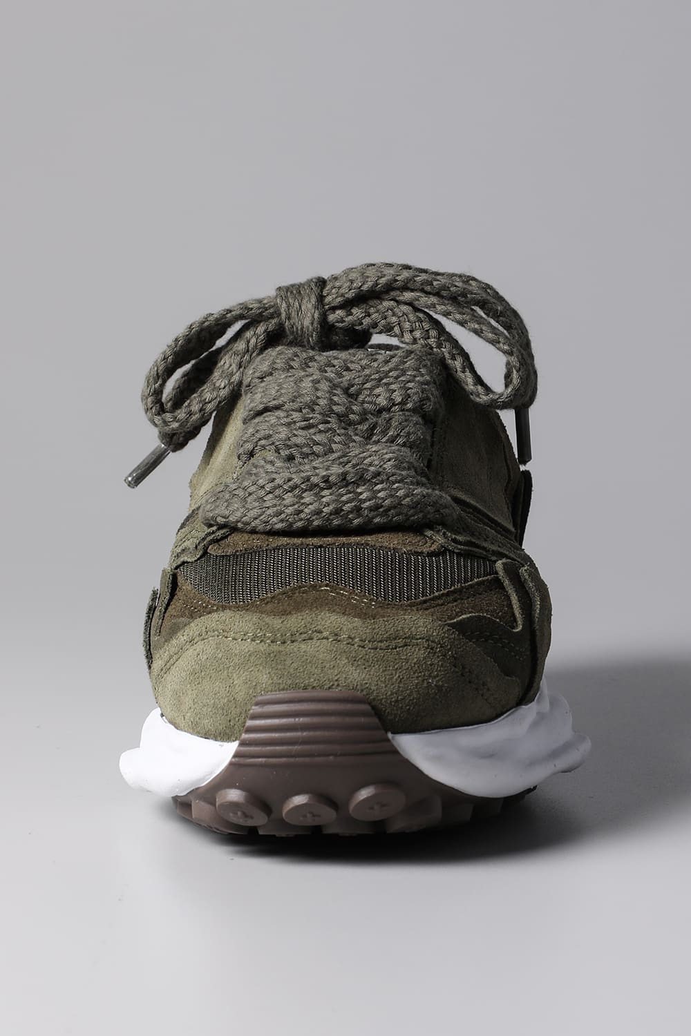 Original sole Broken detail Running sneakers Khaki