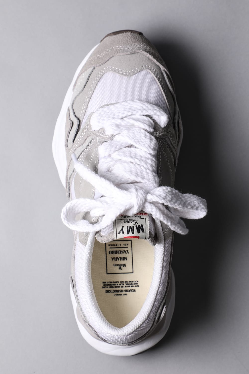 Original sole Broken detail Running sneakers White