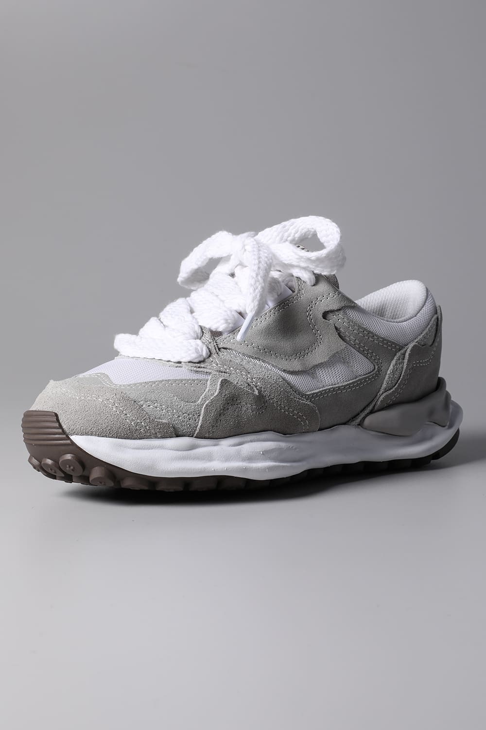 Original sole Broken detail Running sneakers White