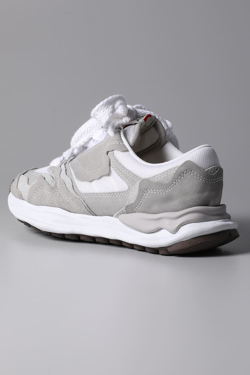 Original sole Broken detail Running sneakers White