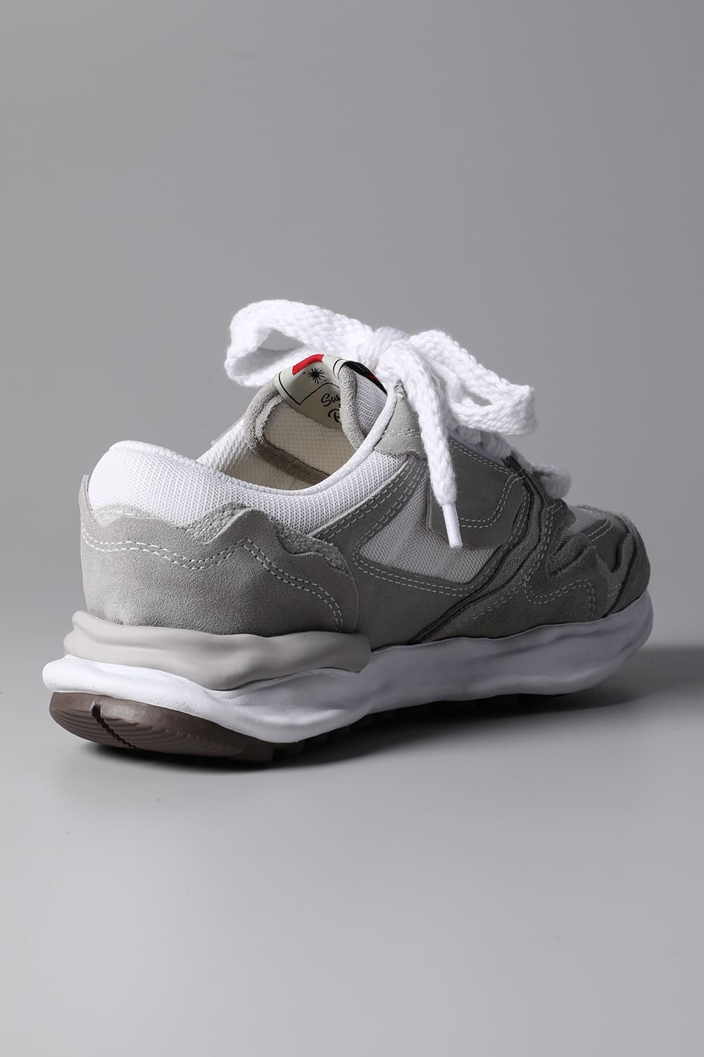 Original sole Broken detail Running sneakers White