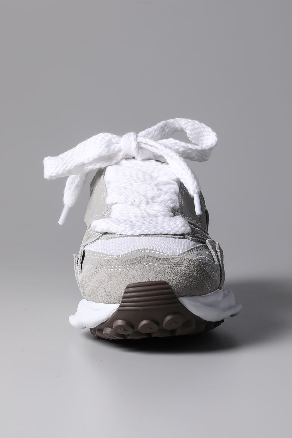 Original sole Broken detail Running sneakers White