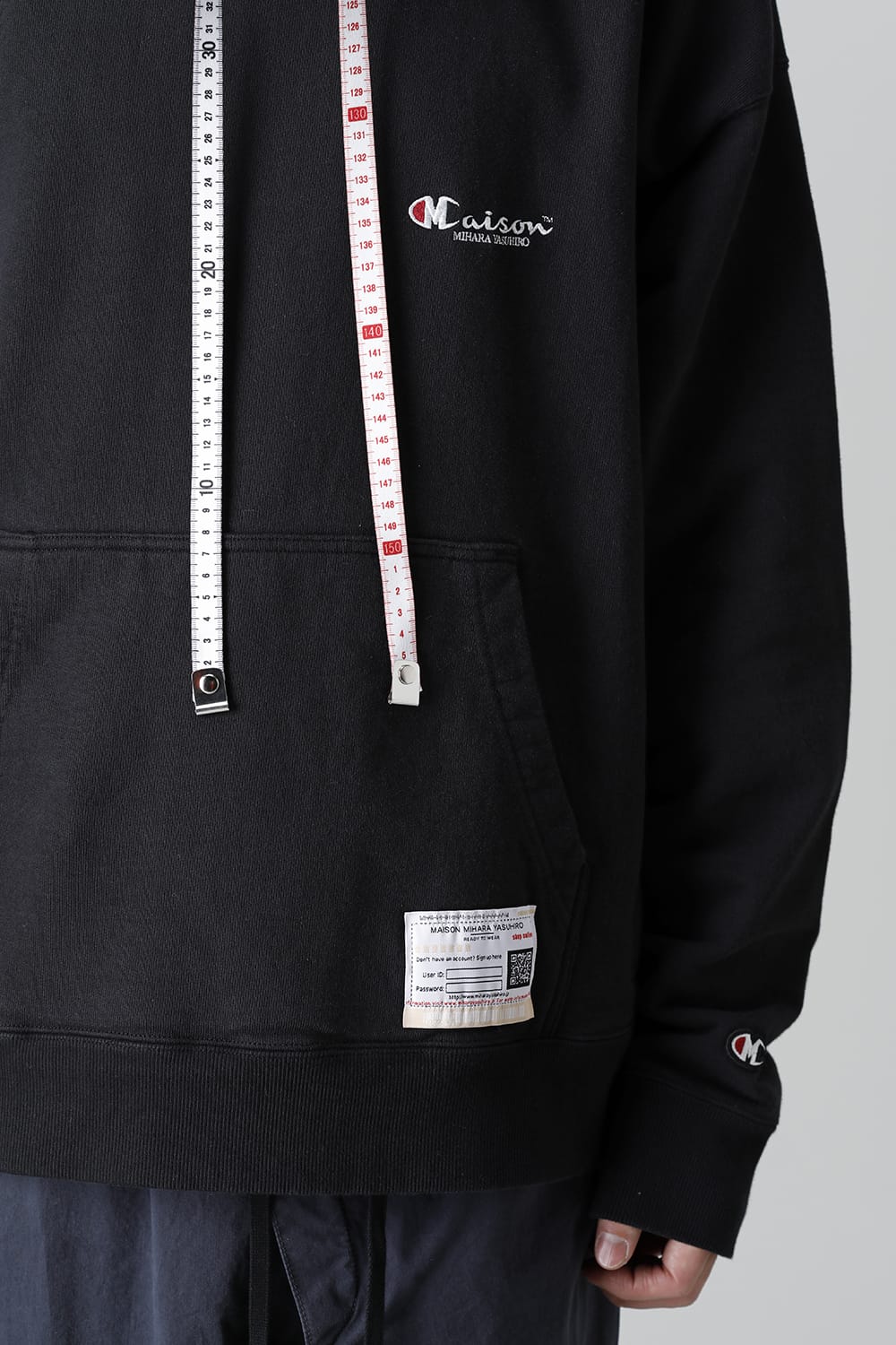 Embroideried hodie  Black