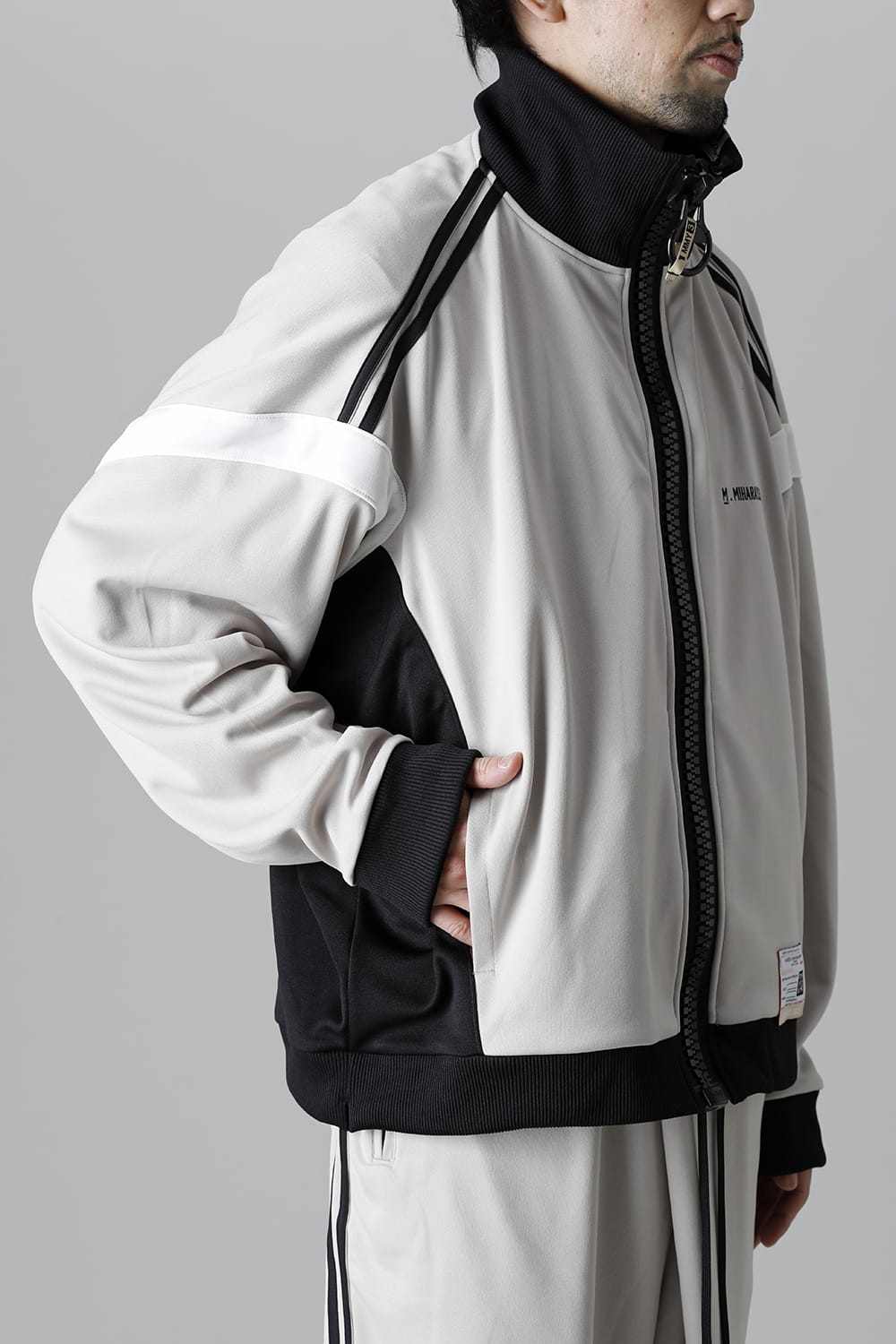 Wide back track jacket