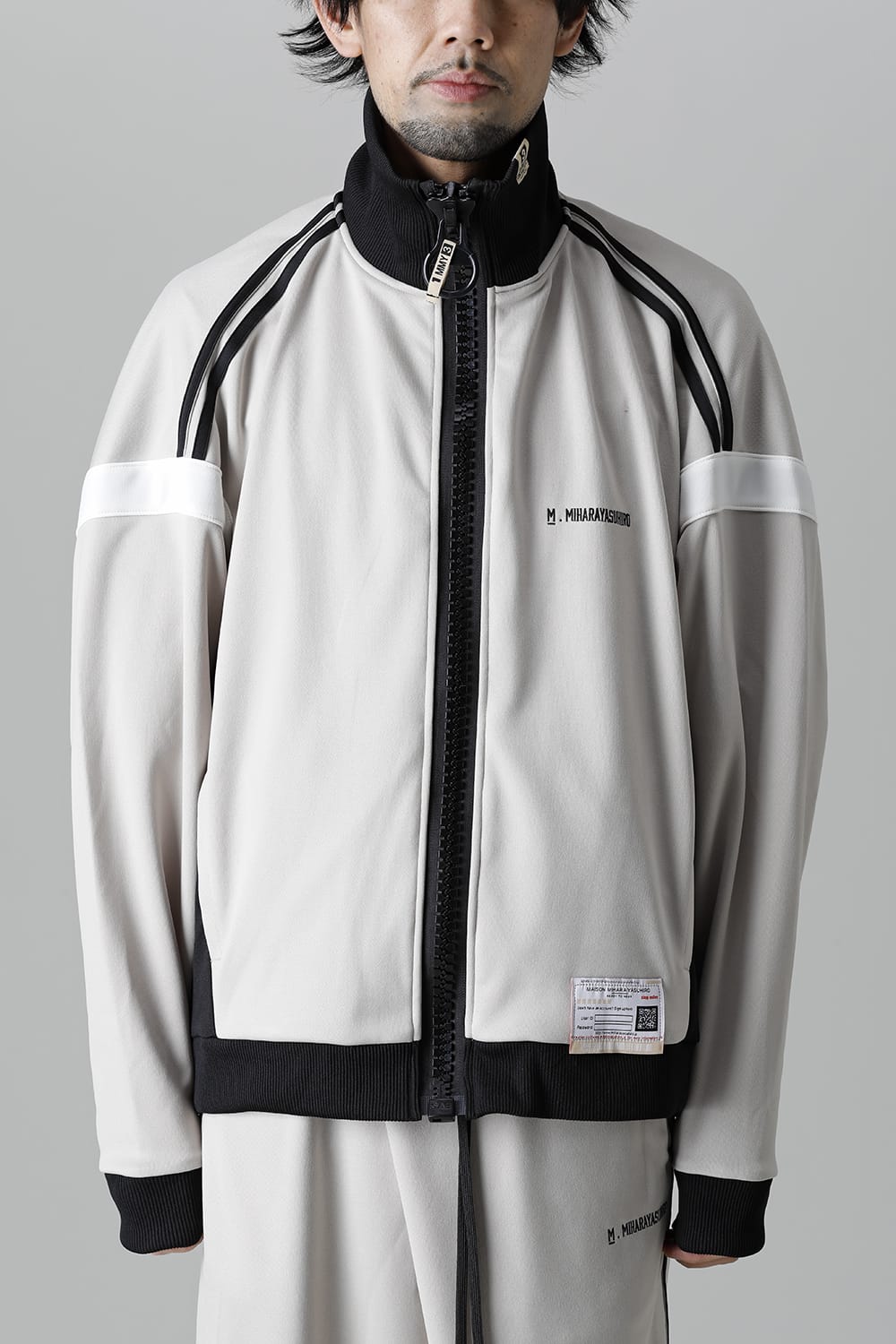 Wide back track jacket