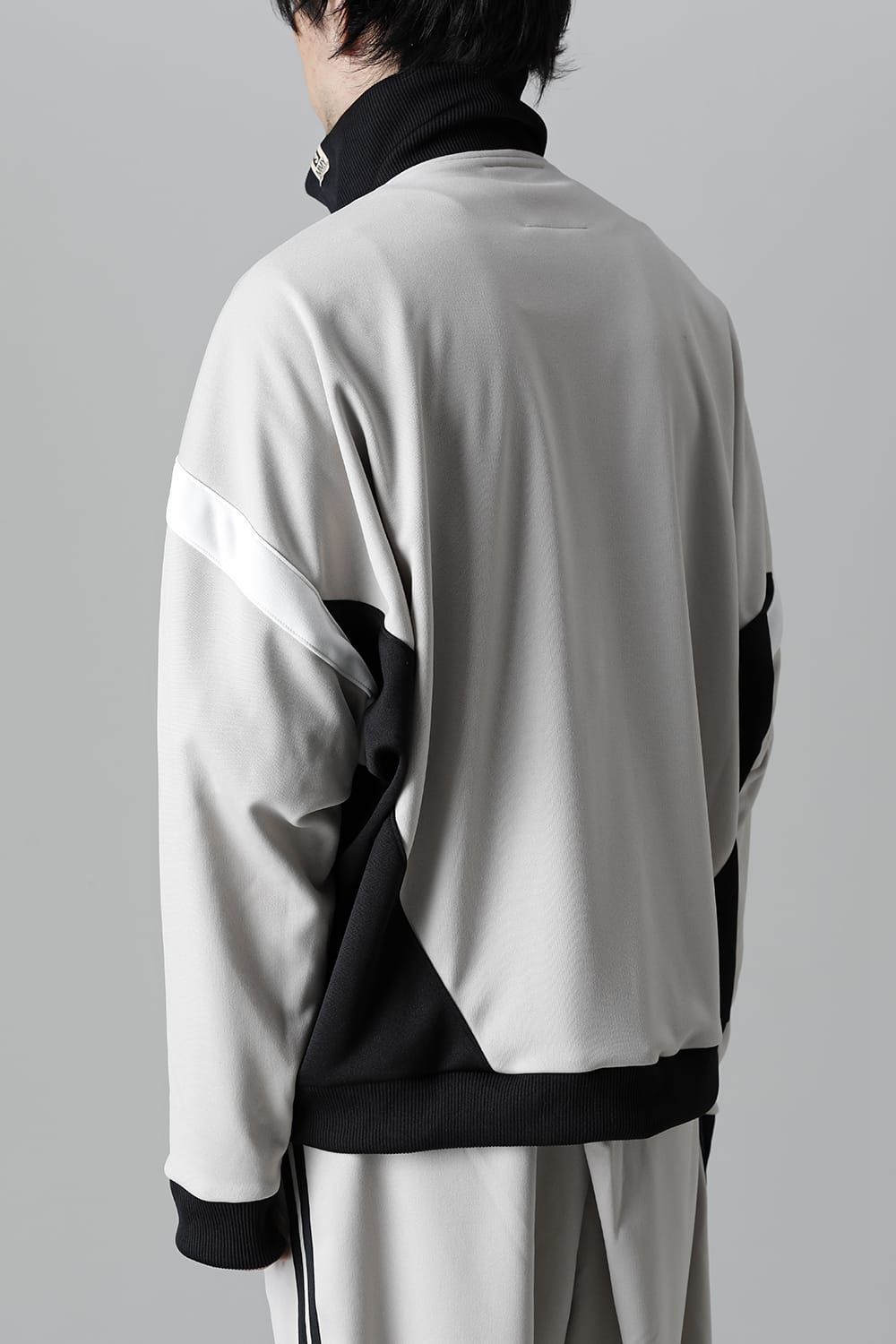 Wide back track jacket