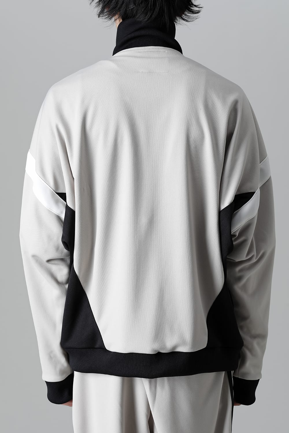 Wide back track jacket