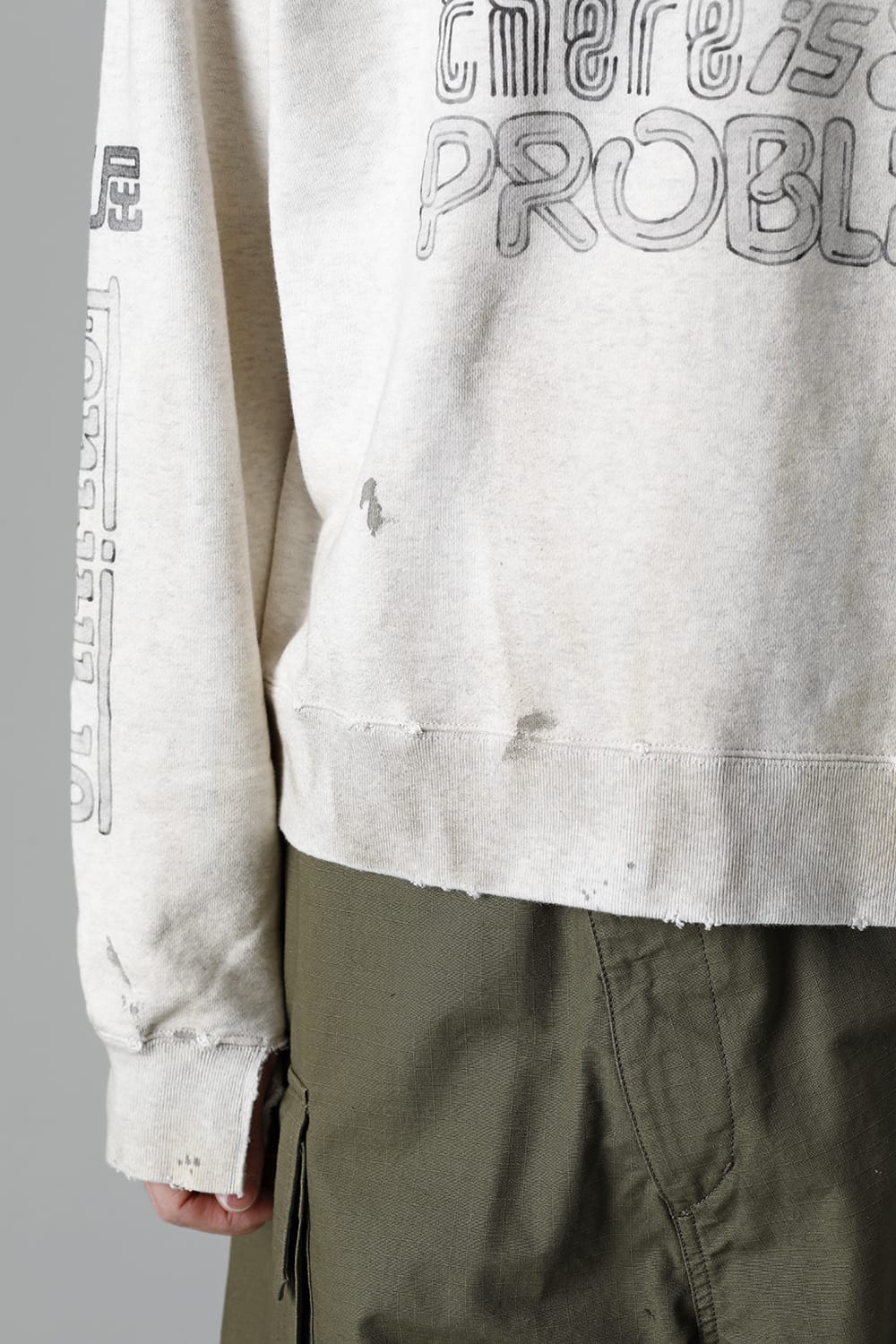 Distressed pullover White