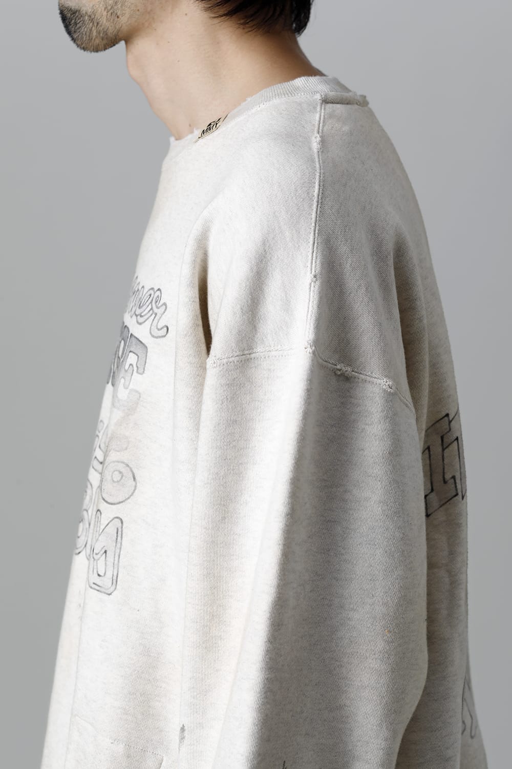 Distressed pullover White