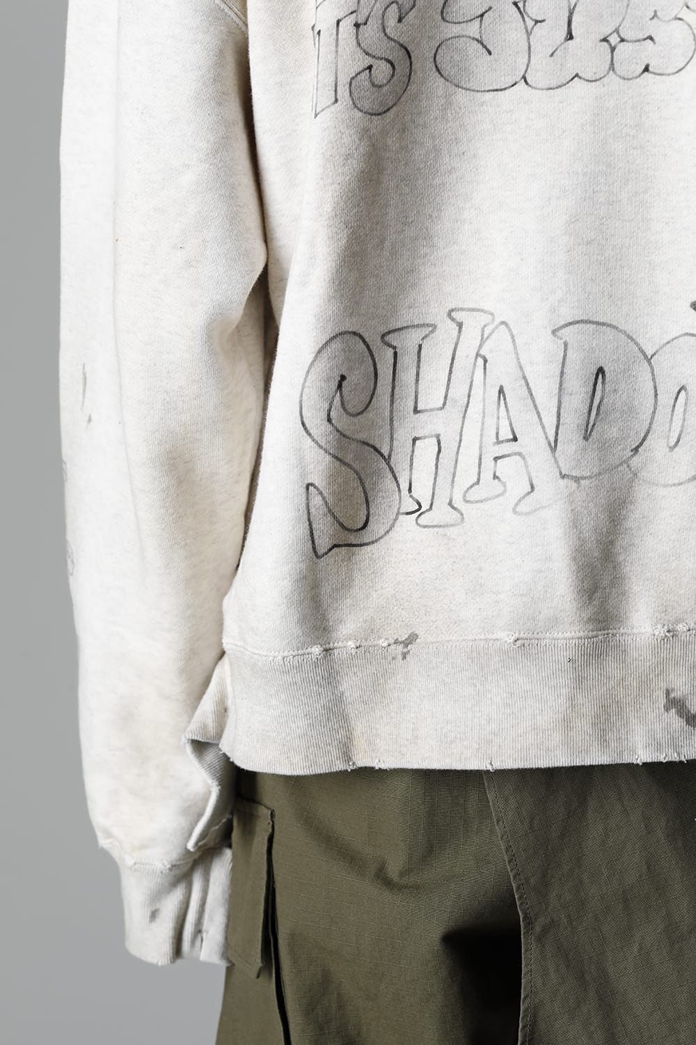 Distressed pullover White