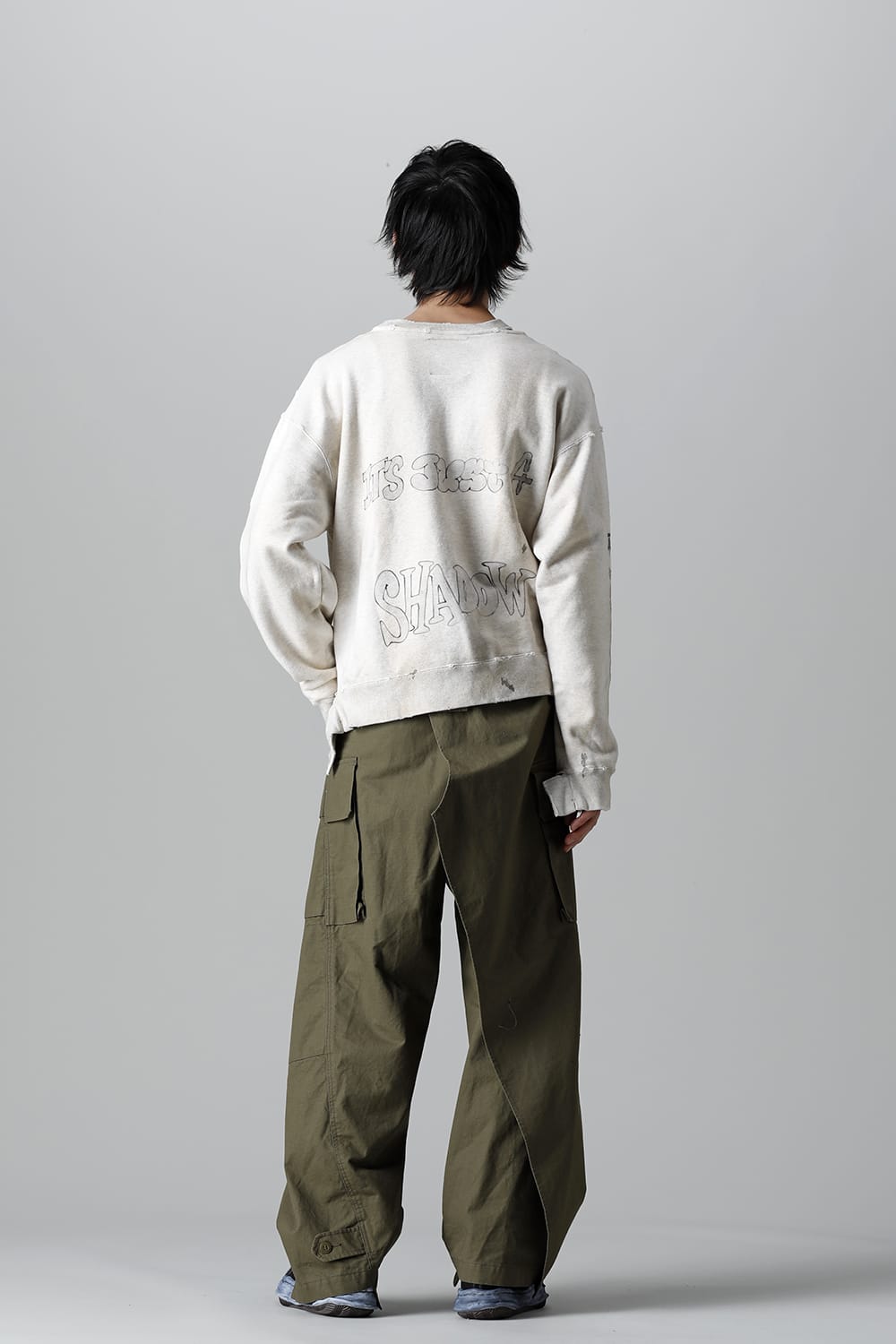 Distressed pullover White