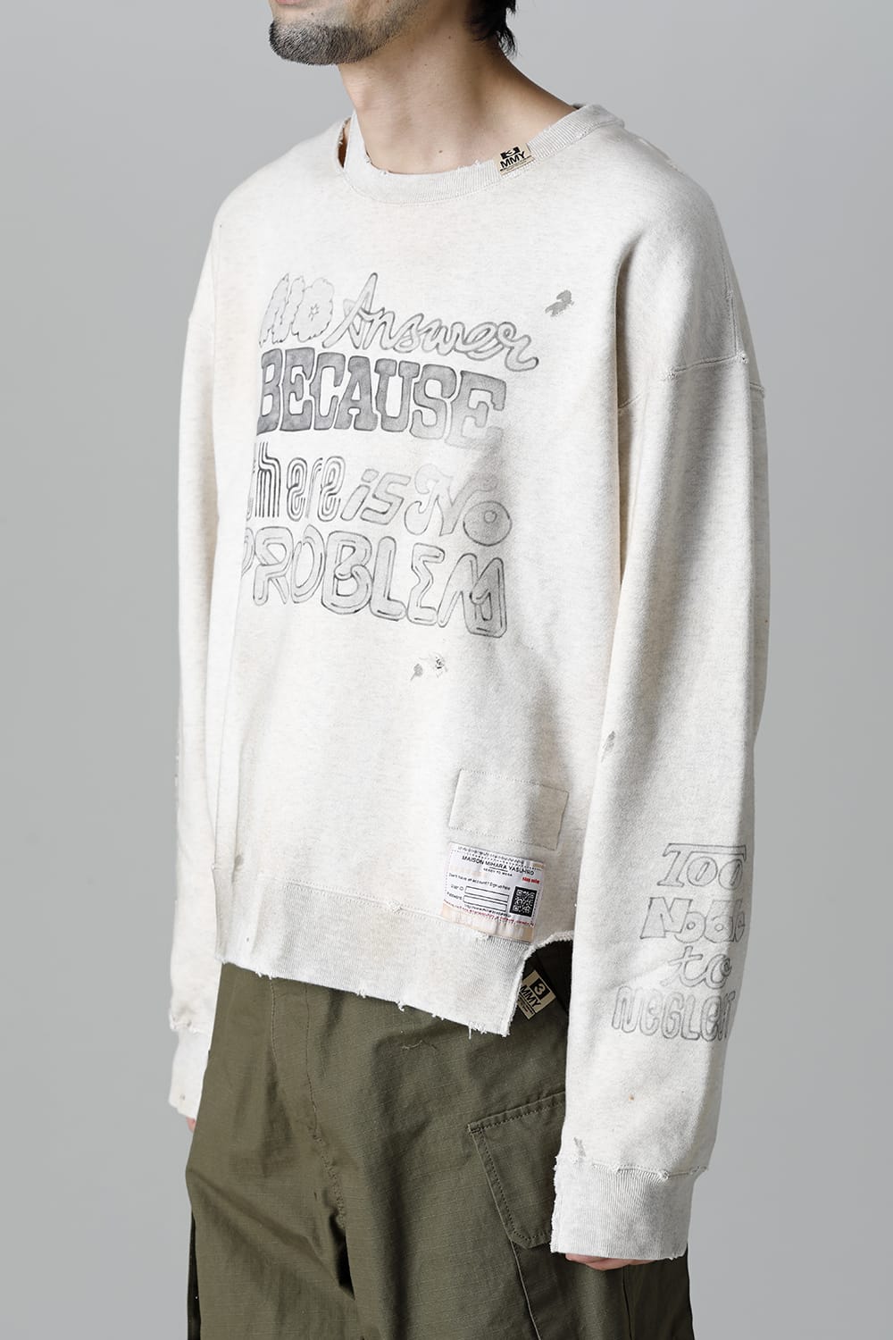 Distressed pullover White