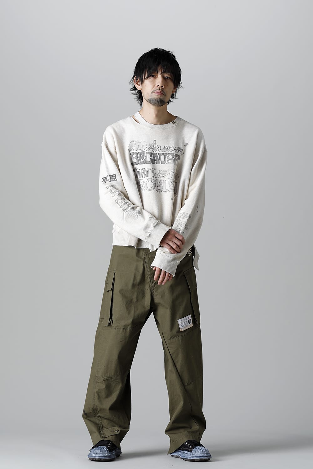 Distressed pullover White