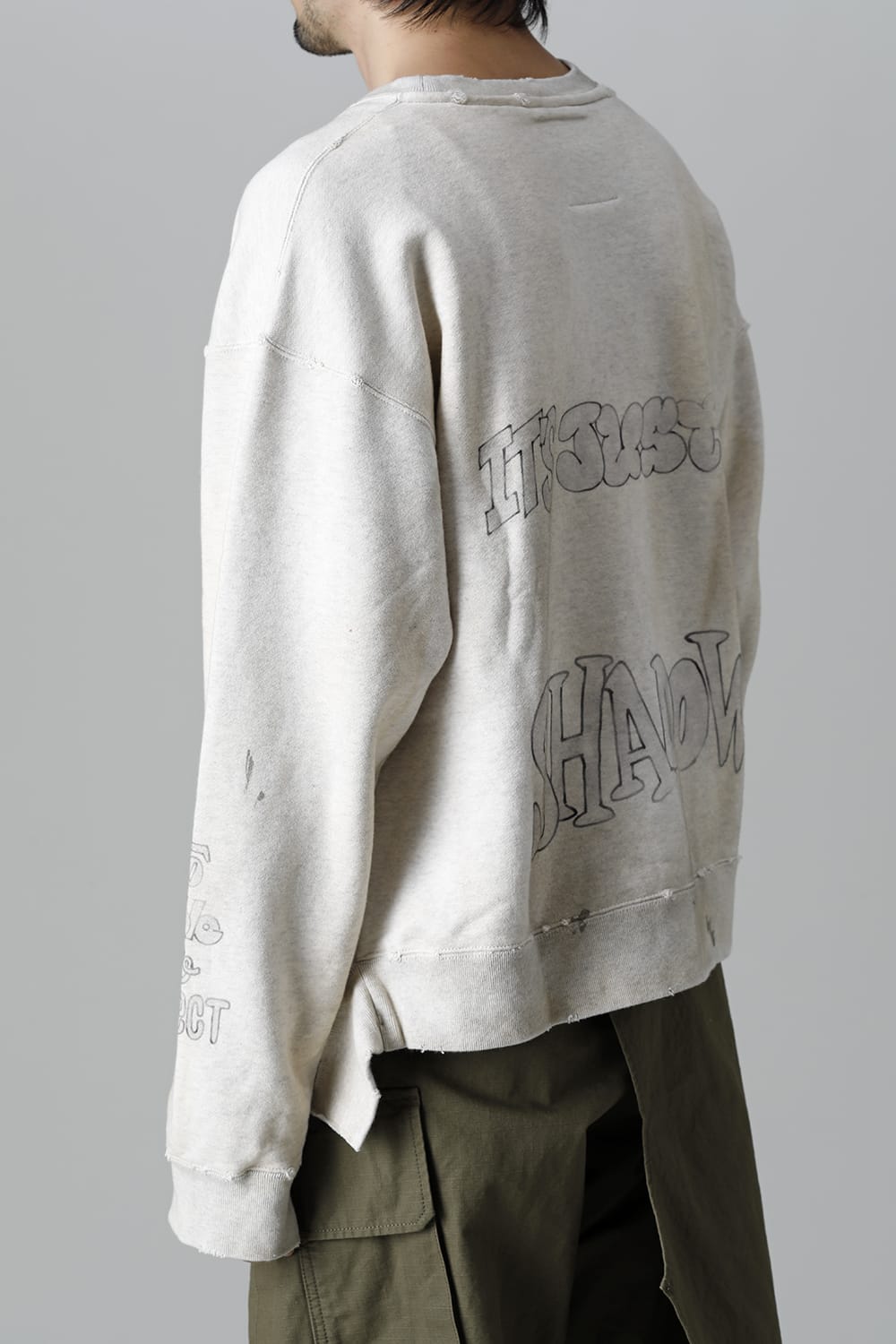 Distressed pullover White