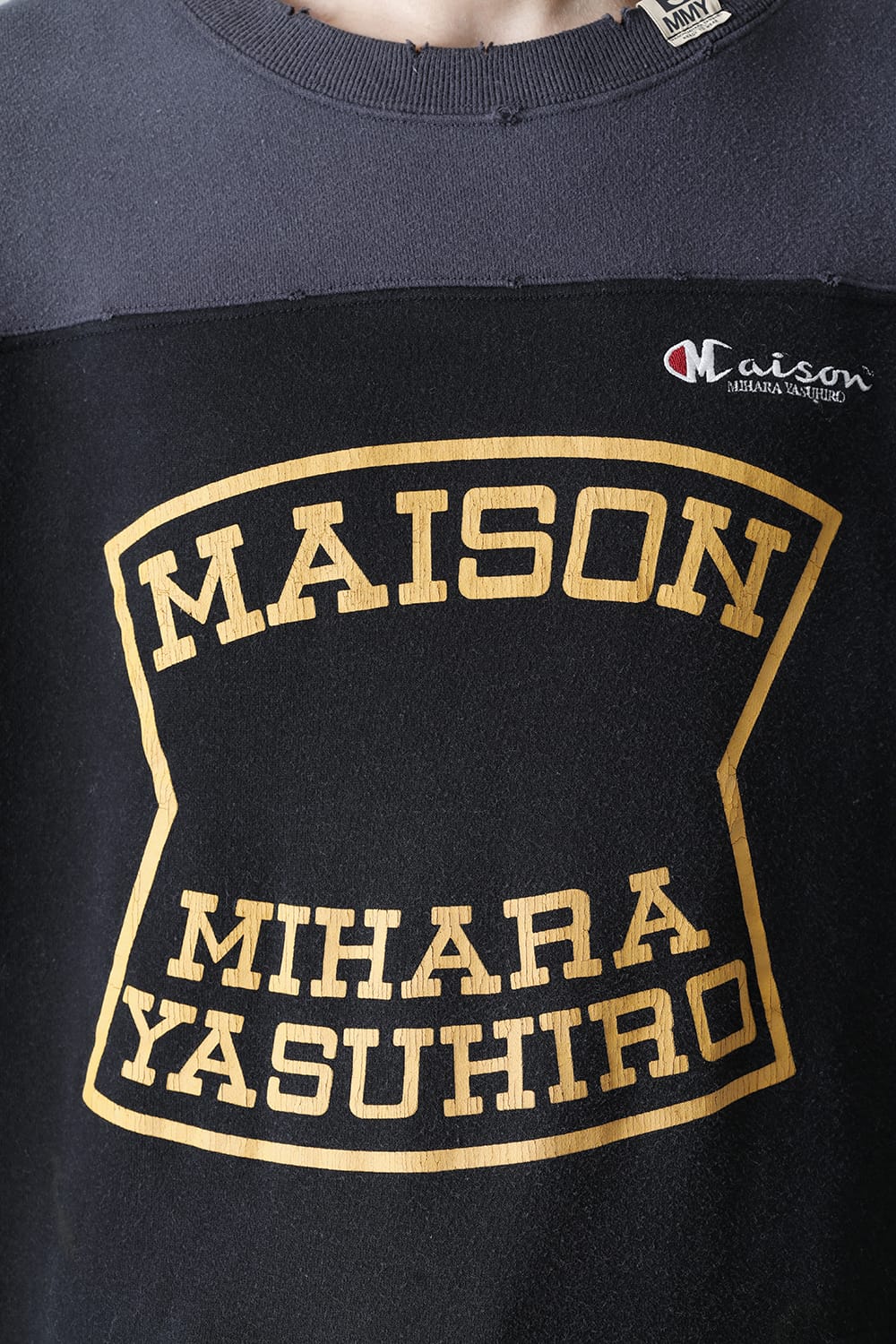 Removable pullover  Black