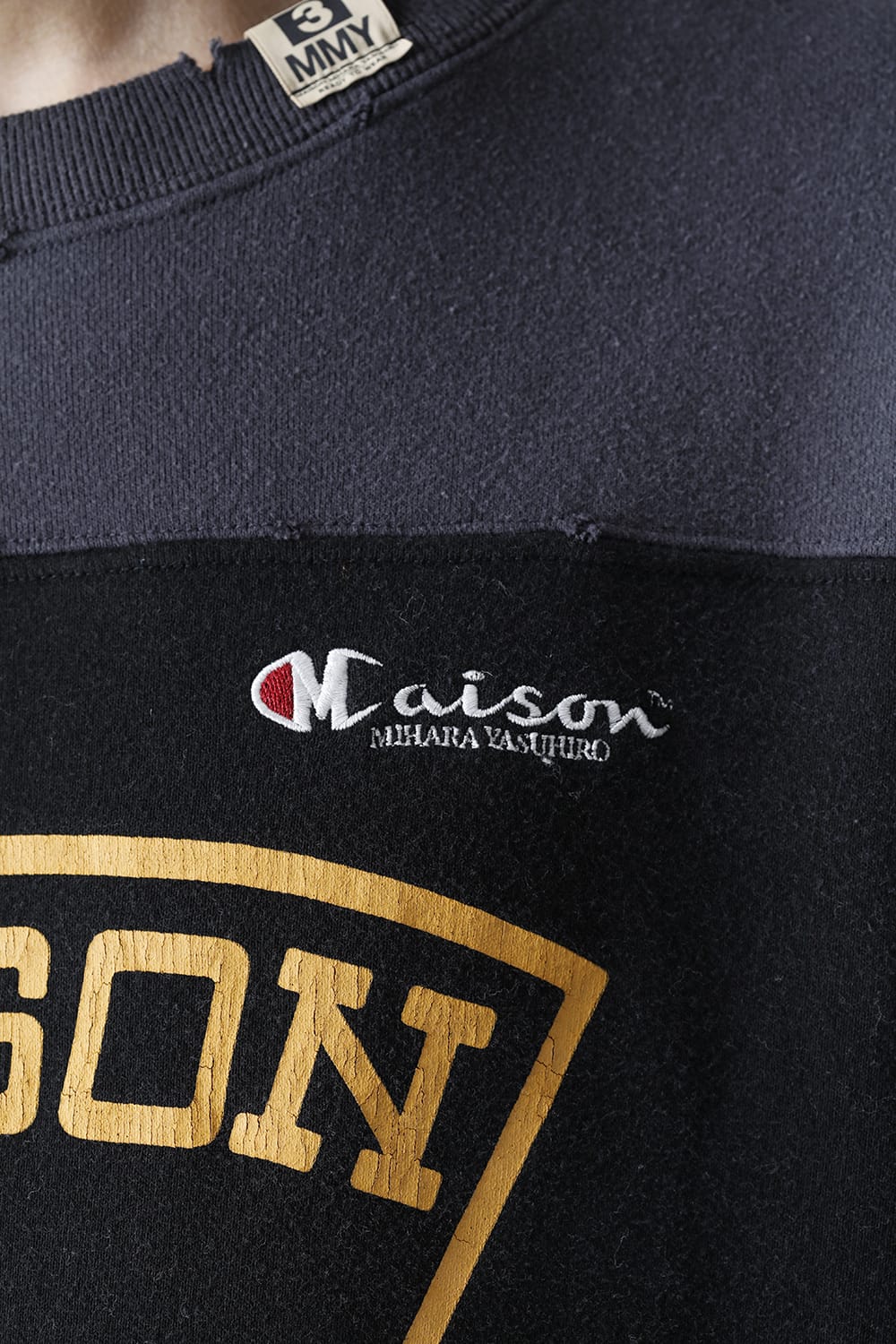 Removable pullover  Black