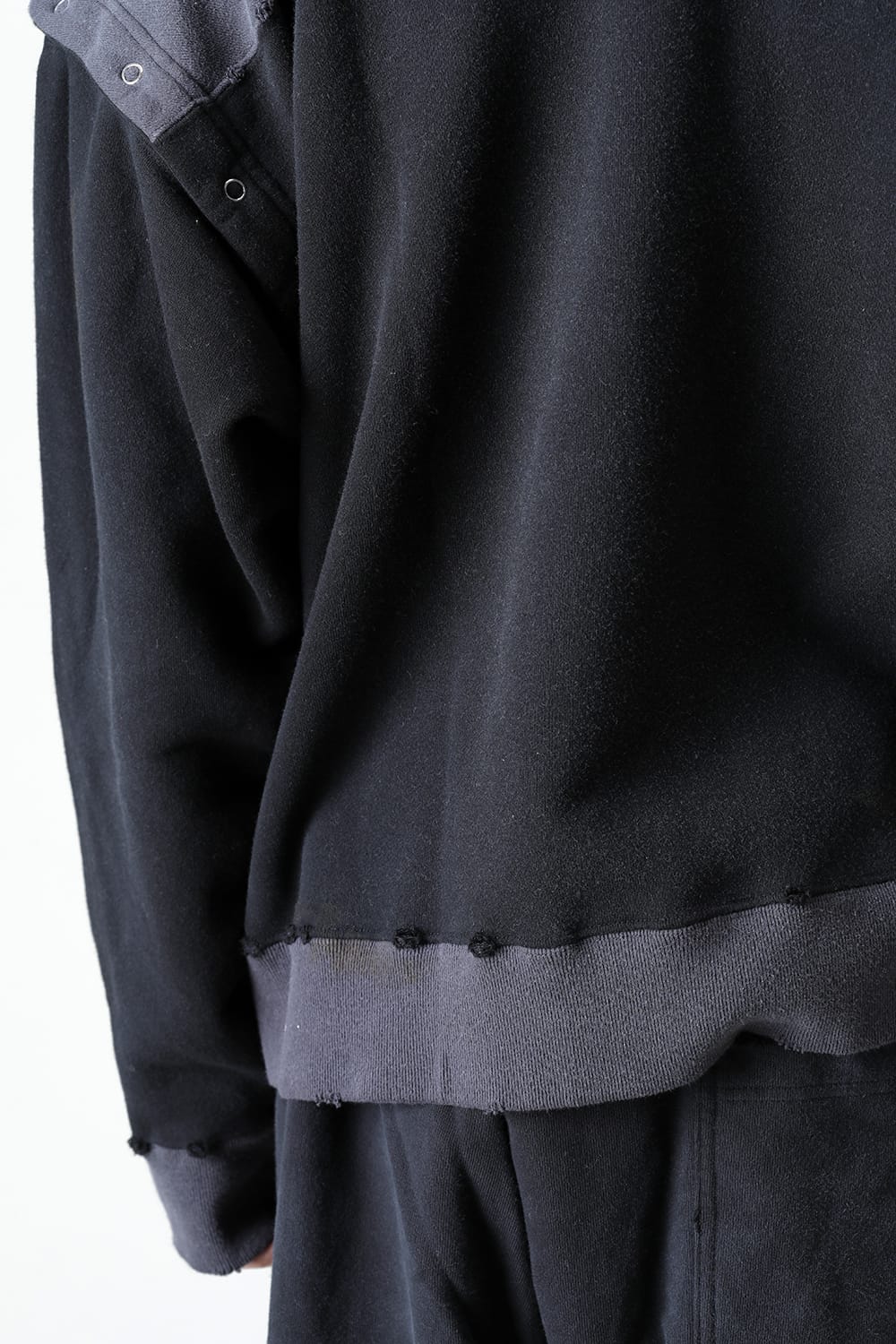 Removable pullover  Black