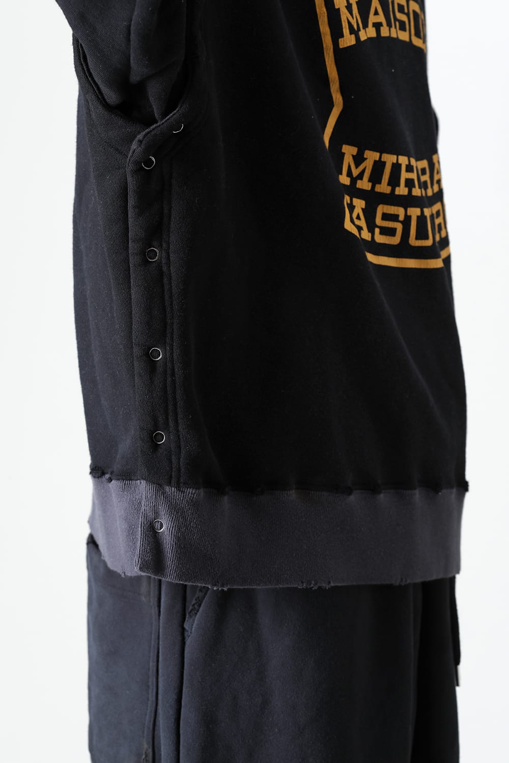 Removable pullover  Black