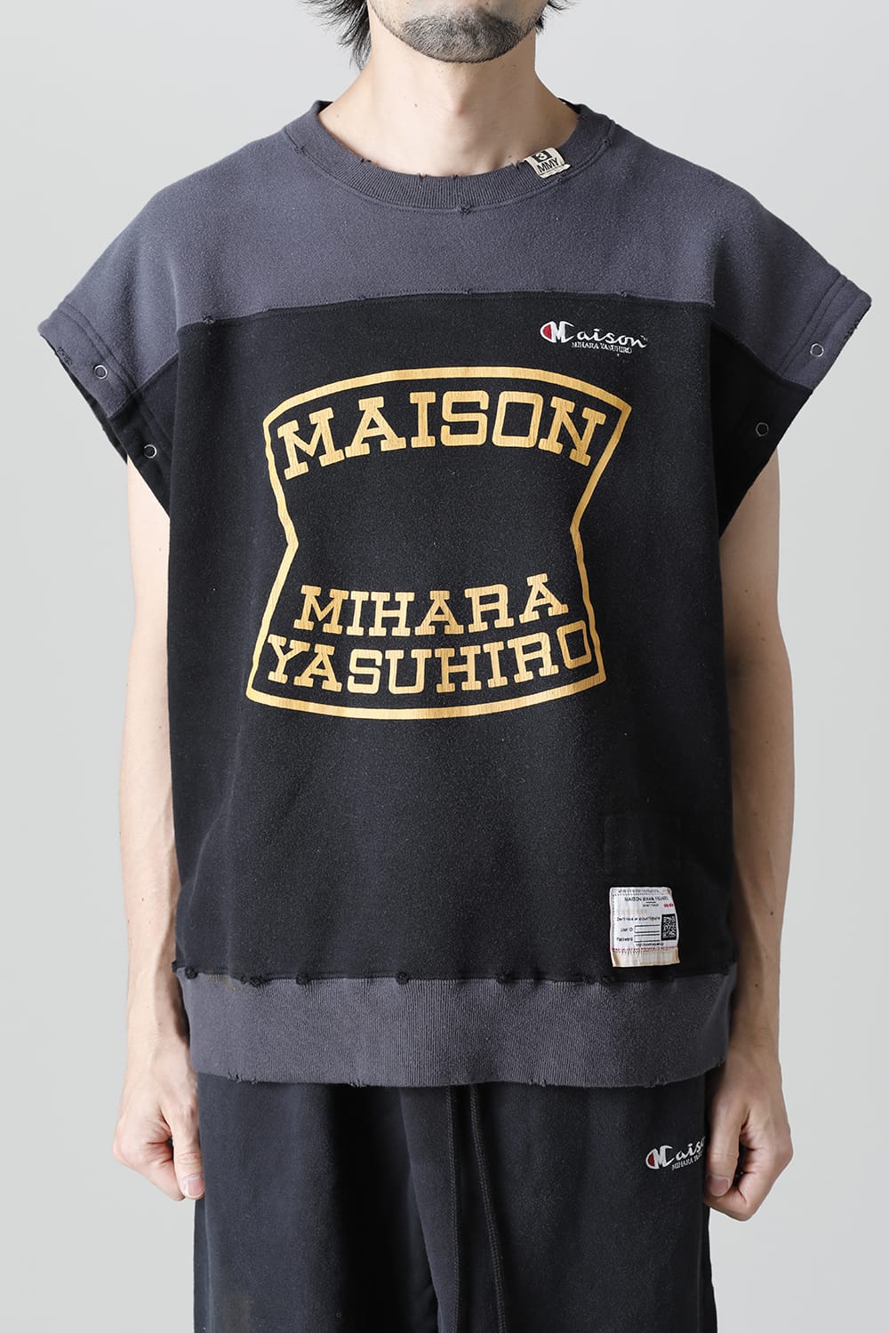 Removable pullover  Black