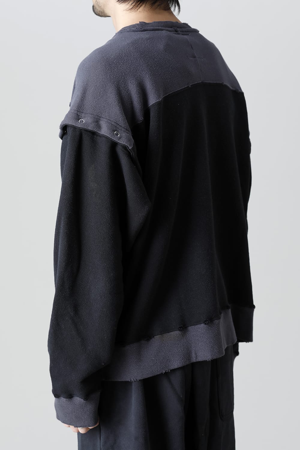 Removable pullover  Black