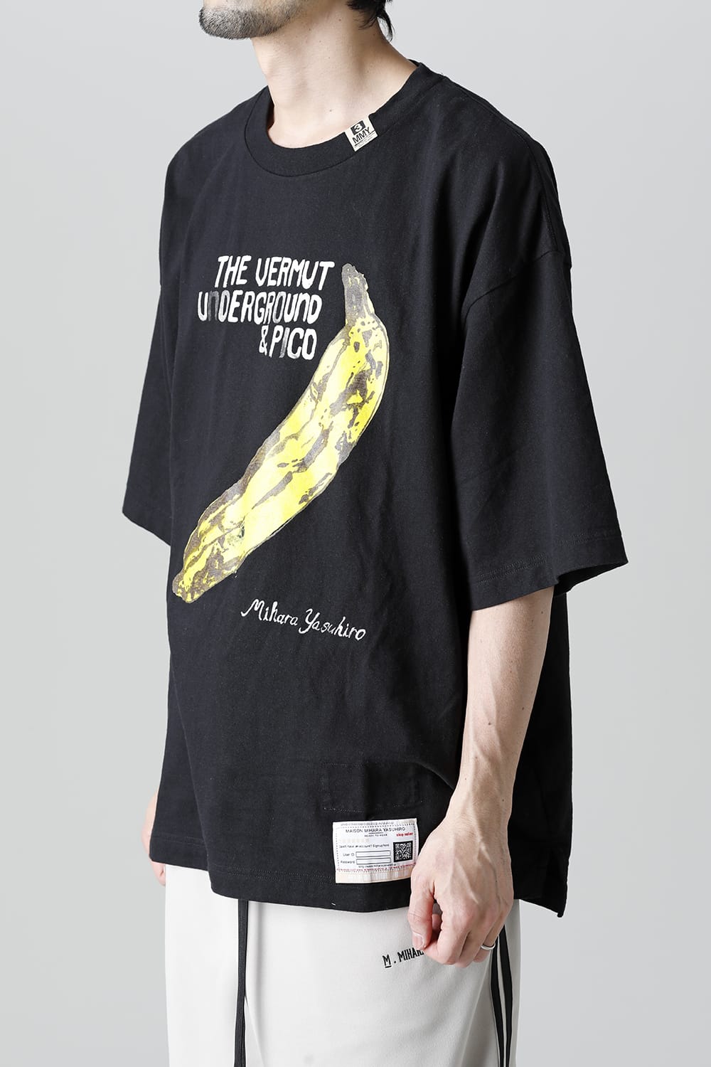 プリントTシャツ B