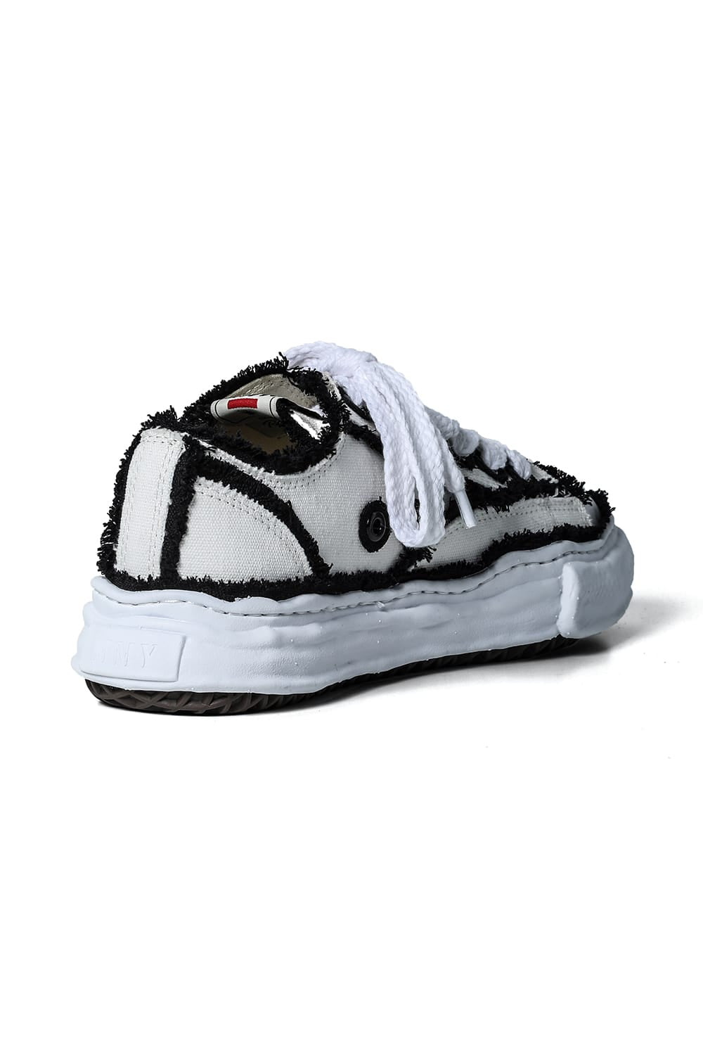 -PETERSON Low- Overhanging canvas Low-top sneakers White